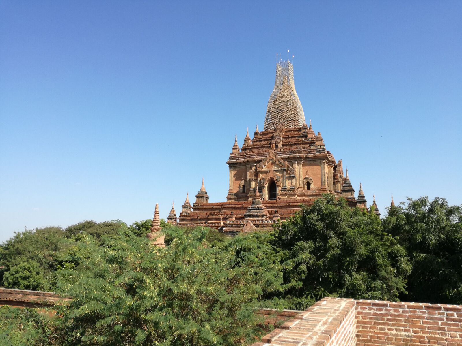 HUAWEI P9 LITE sample photo. Myanmar, buddhism, temple photography