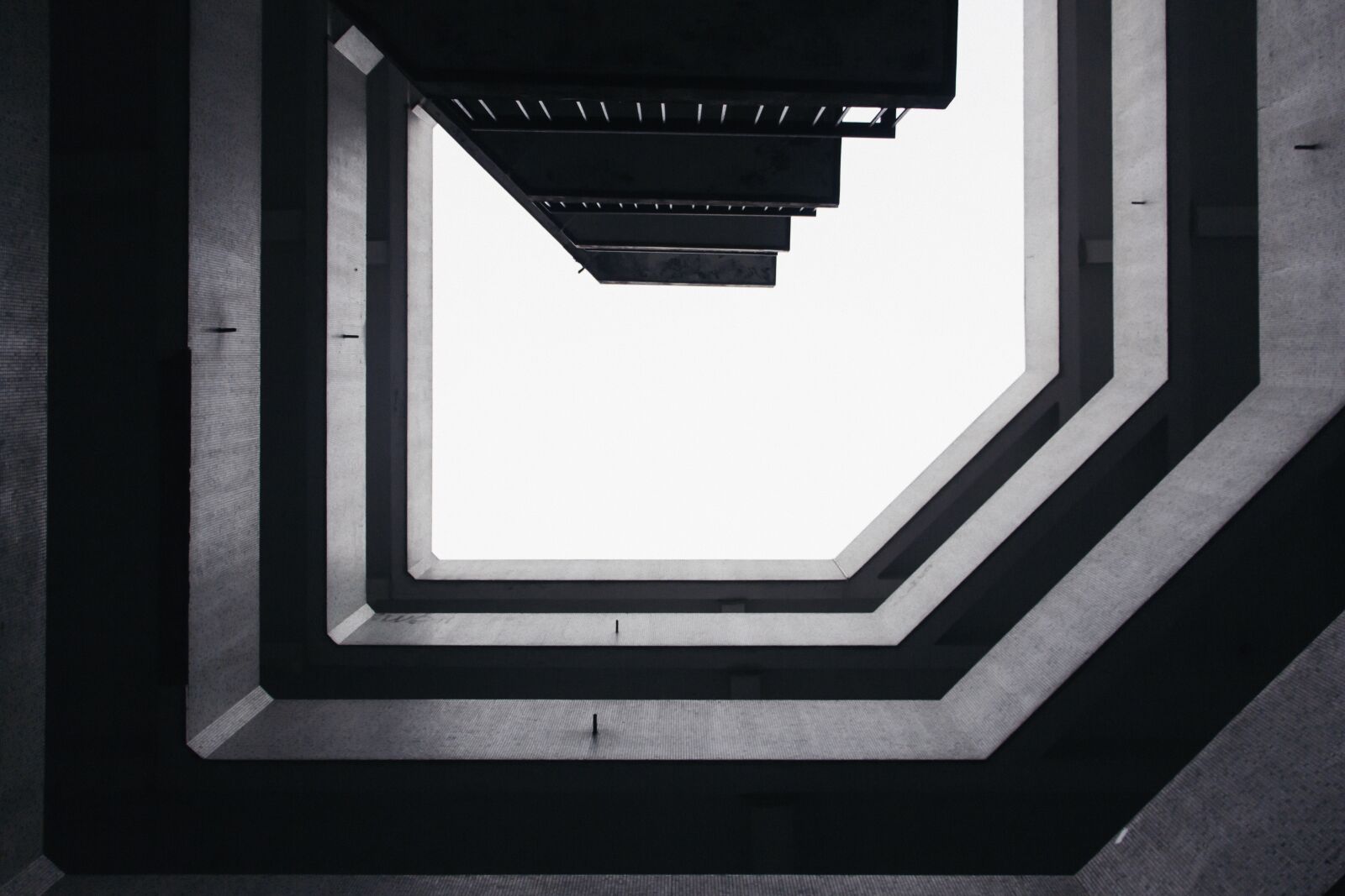 Canon EOS 700D (EOS Rebel T5i / EOS Kiss X7i) sample photo. Building, geometry, travel photography