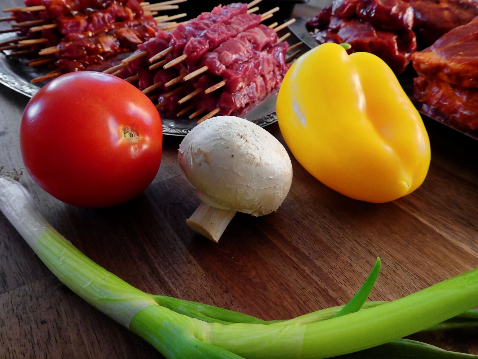 Nikon Coolpix P900 sample photo. Meat, raw, tasty photography