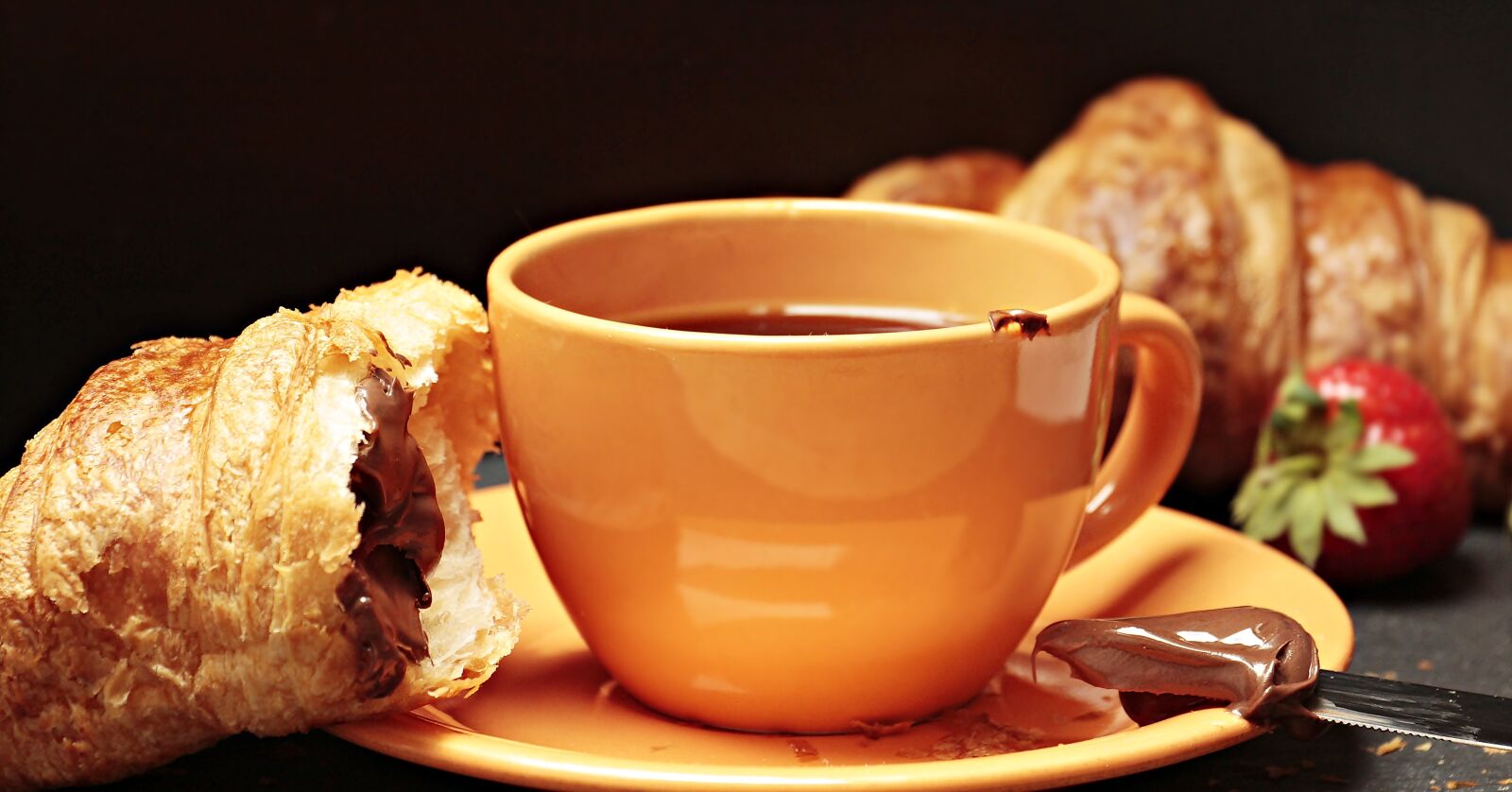 Canon EOS 100D (EOS Rebel SL1 / EOS Kiss X7) sample photo. Coffee, croissant, coffee cup photography