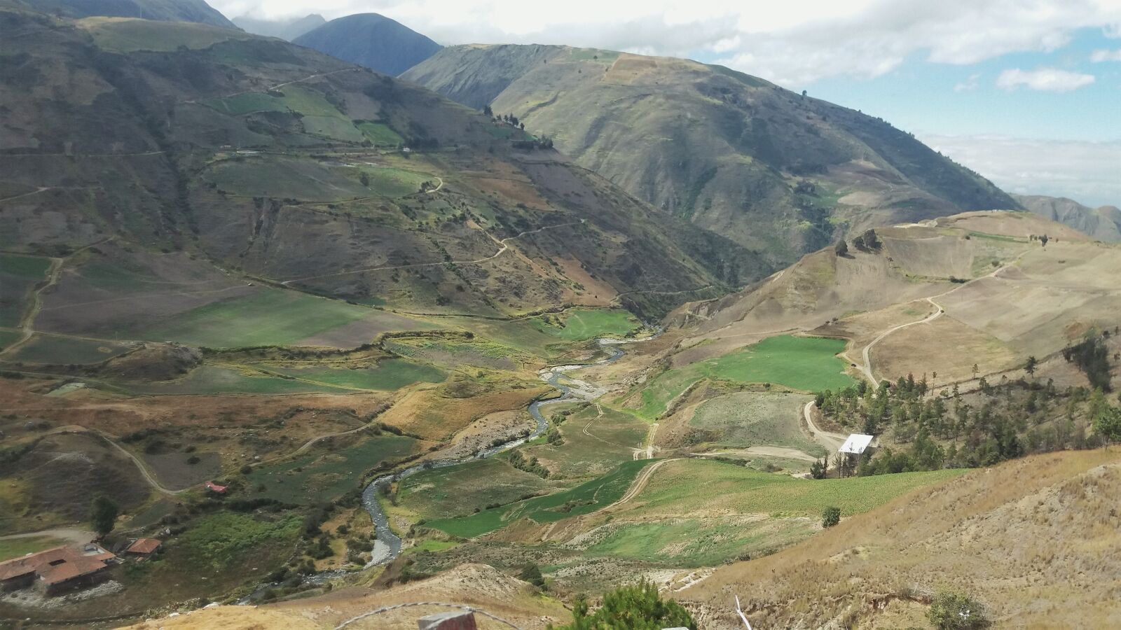 Samsung Galaxy J5 sample photo. Merida, mountains, valley photography