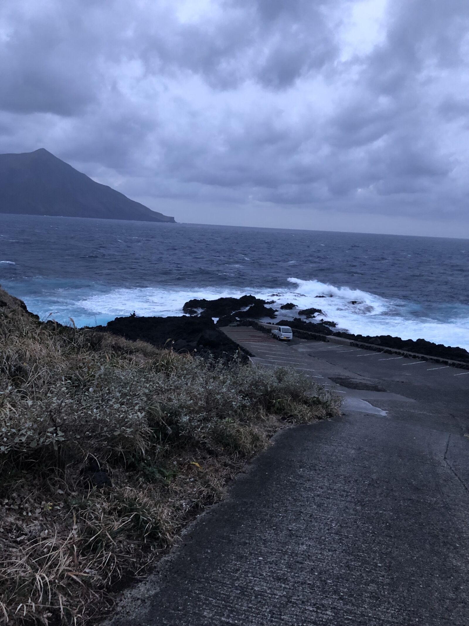 iPhone X back dual camera 4mm f/1.8 sample photo. Nazumado, hachijo, photo3 photography