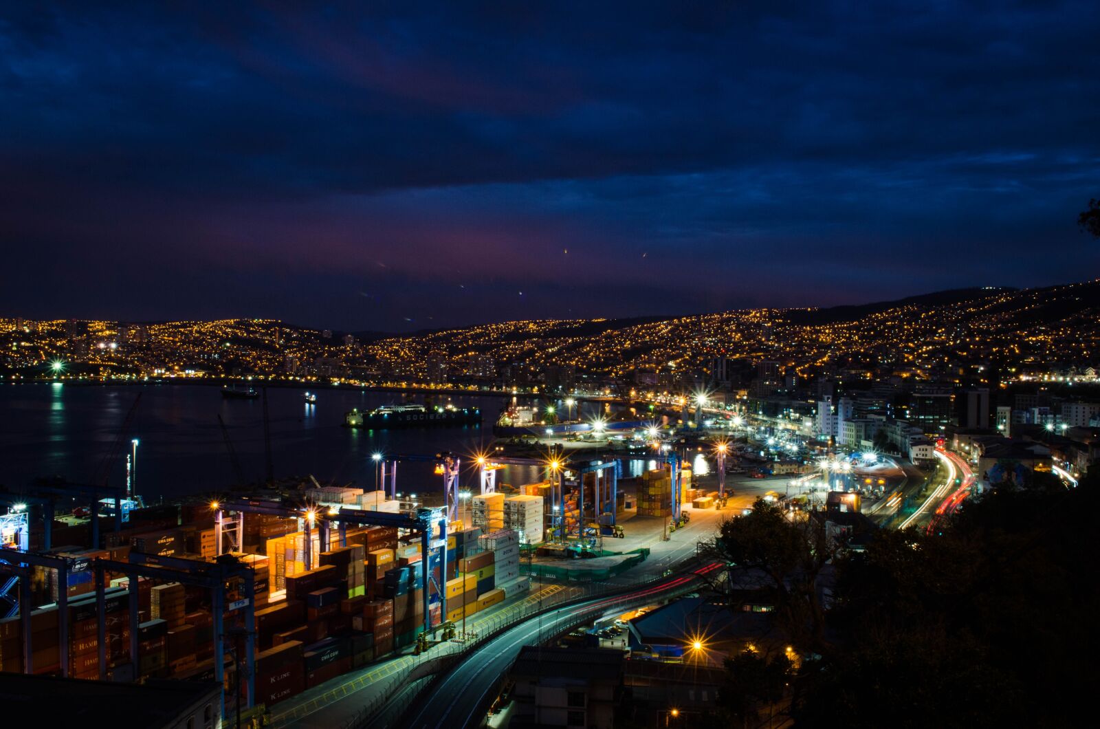 Nikon D5100 sample photo. Night, city, valparaiso photography