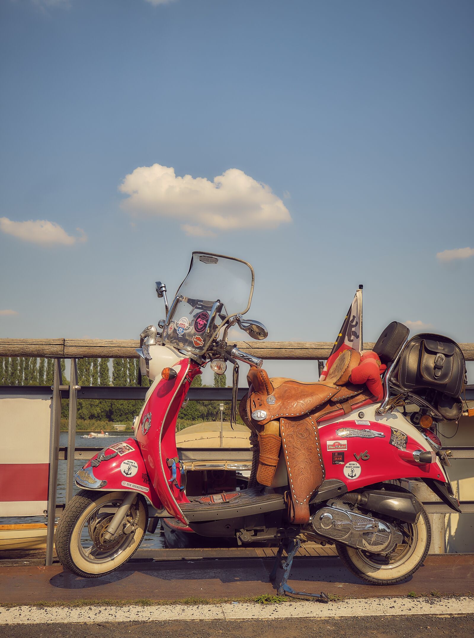 Fujifilm XF 18-55mm F2.8-4 R LM OIS sample photo. Roller, vespa, motor scooter photography