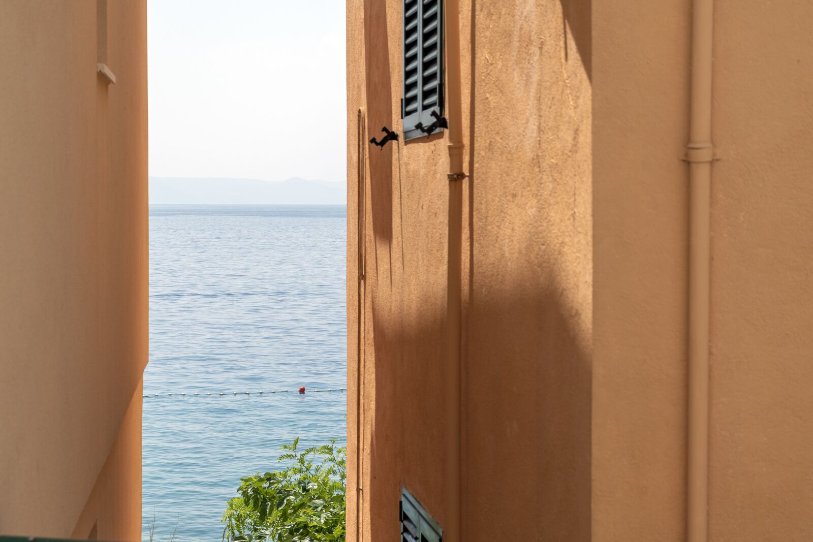 Nikon D7500 sample photo. Narrow, building, space photography
