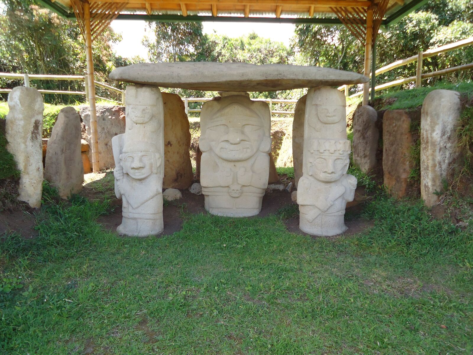Sony Cyber-shot DSC-W610 sample photo. Archaeological, indigenous, statue photography