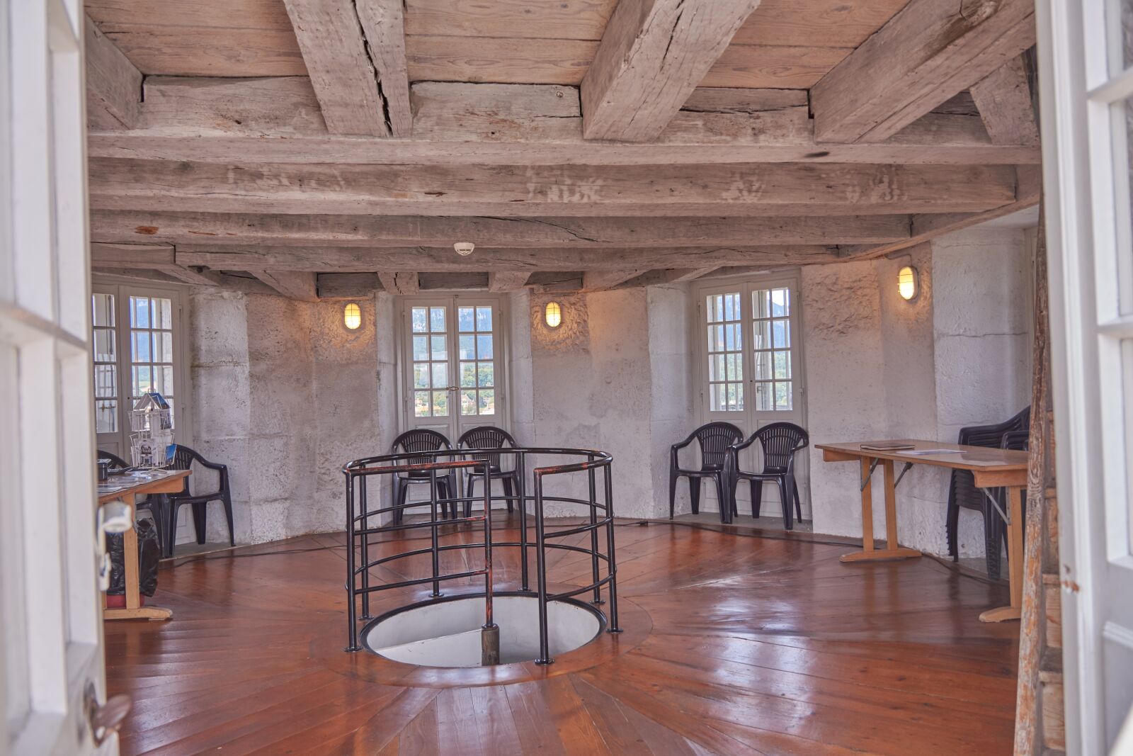 Nikon D7200 sample photo. Spiral staircase, antique, staircase photography