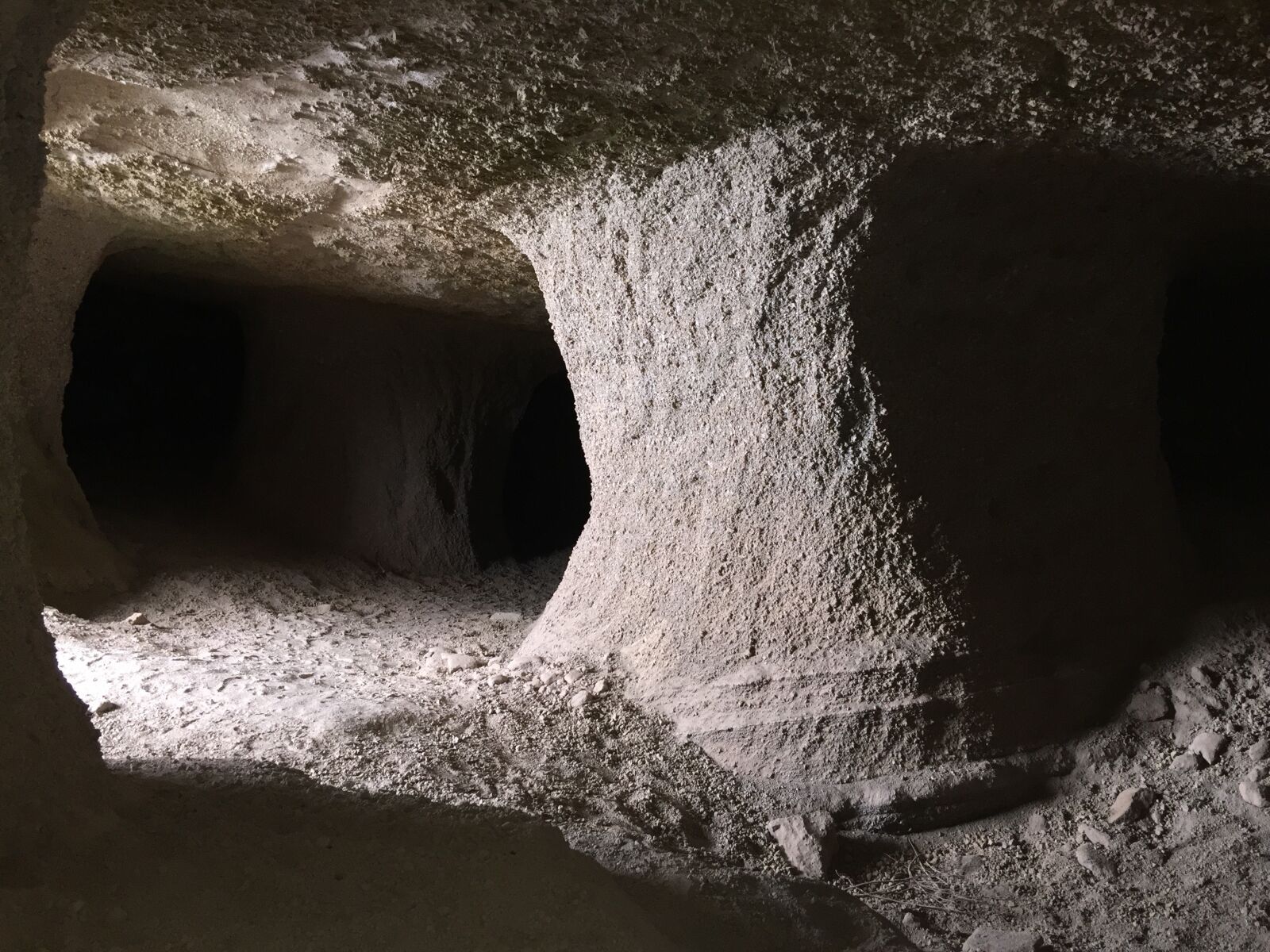 iPhone 6 Plus back camera 4.15mm f/2.2 sample photo. Grotto, cave, volcanic photography