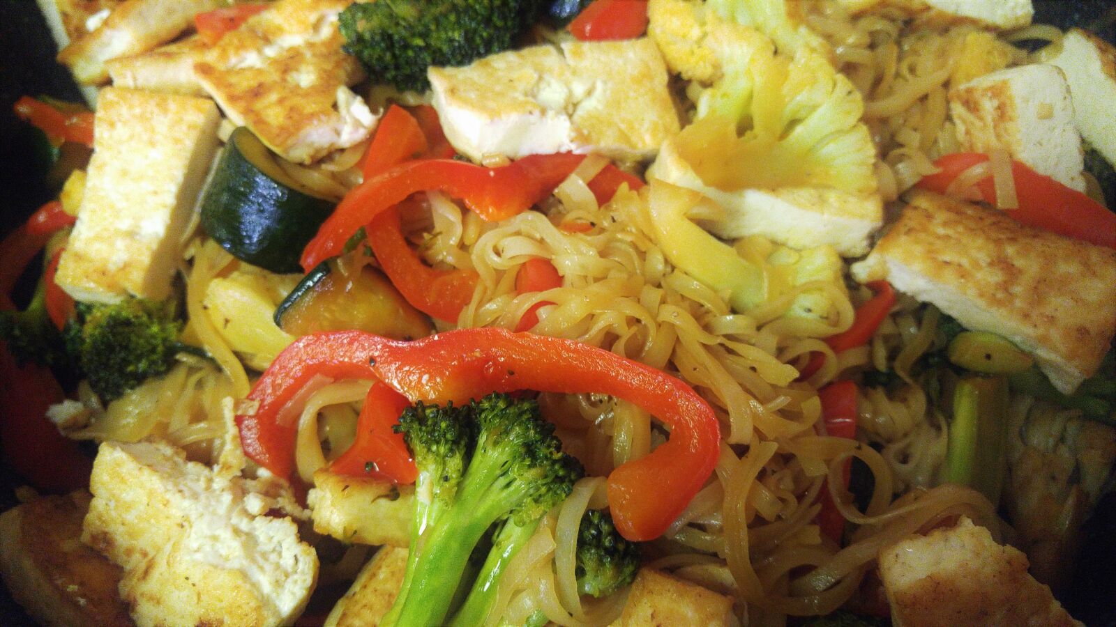 LG G4 sample photo. Noddles, chinese, food photography