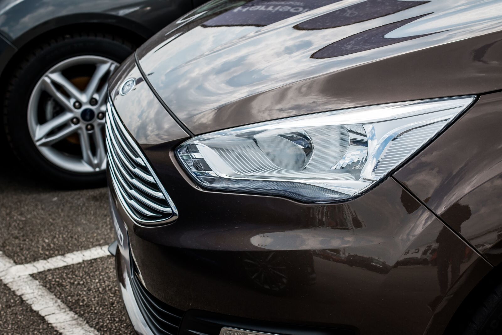 Canon EF 50mm F1.4 USM sample photo. Ford, car, modern photography