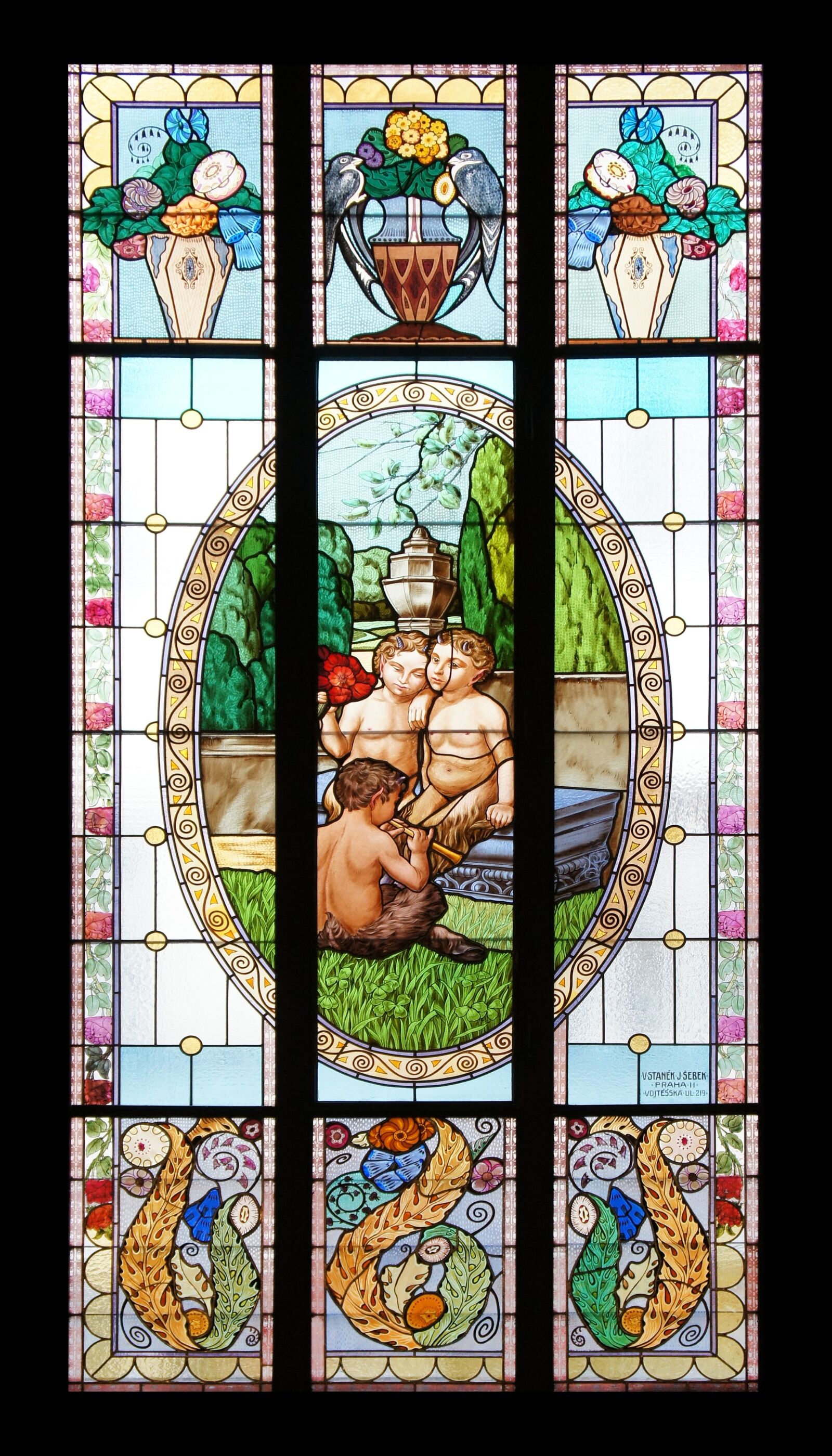 Sony Alpha NEX-C3 + Sony E 18-55mm F3.5-5.6 OSS sample photo. Window, stained-glass windows, glass photography