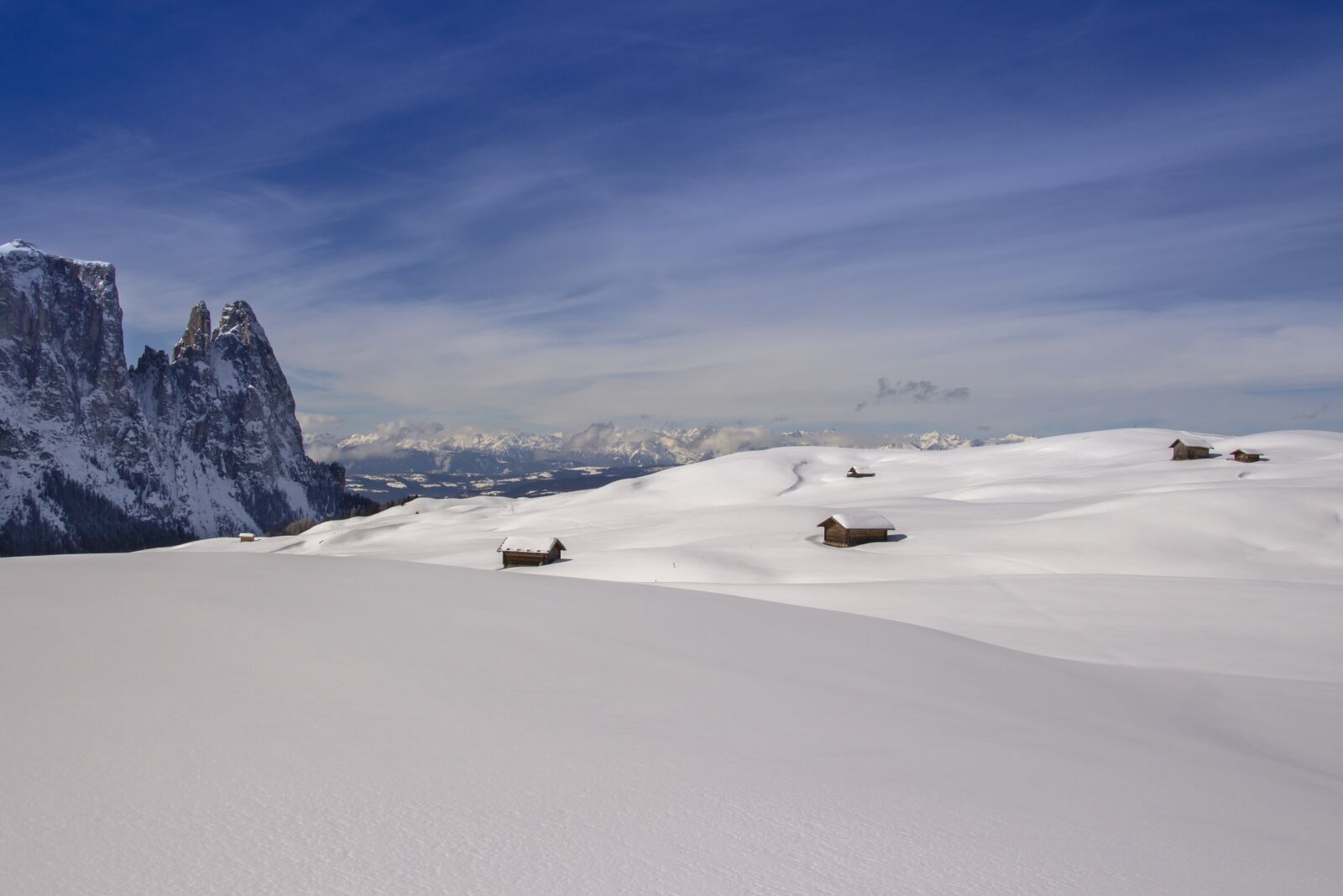 Canon EOS 700D (EOS Rebel T5i / EOS Kiss X7i) sample photo. Snow, winter, alpine hut photography