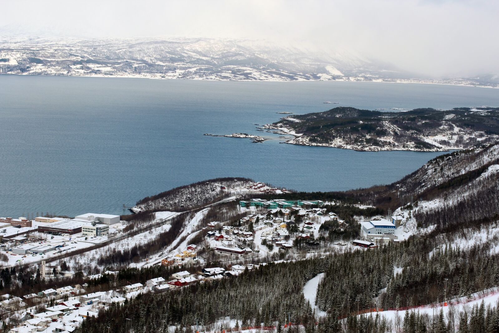 Canon EOS 600D (Rebel EOS T3i / EOS Kiss X5) + Canon EF 50mm F1.4 USM sample photo. Fjord, snow, landscape photography