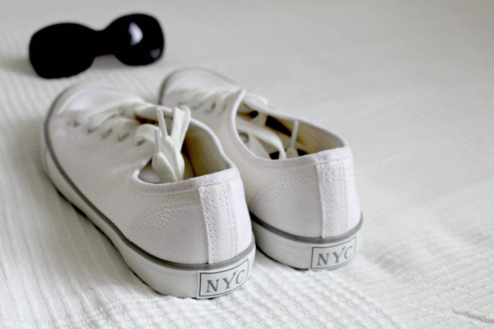 Canon EOS 700D (EOS Rebel T5i / EOS Kiss X7i) sample photo. Sports shoes, glasses, shoes photography