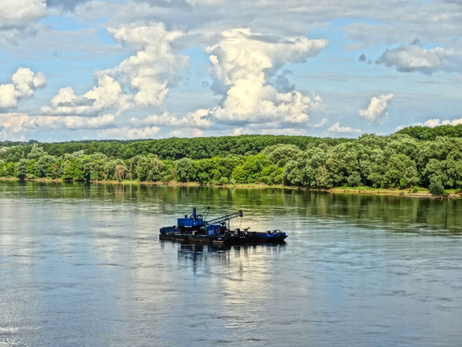 Sony Cyber-shot DSC-HX20V sample photo. Vistula, bydgoszcz, boat photography