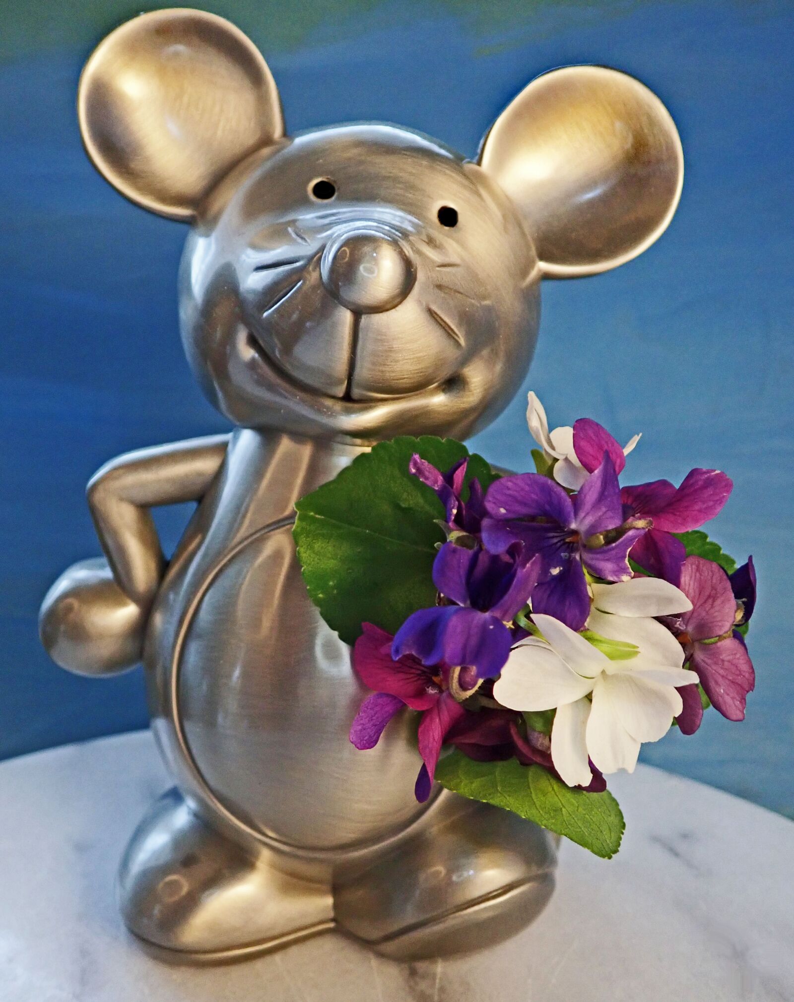Olympus TG-5 sample photo. Mouse, ornament, money box photography