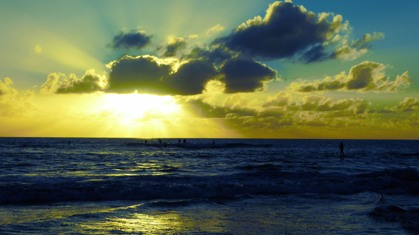 Panasonic Lumix DMC-ZS50 (Lumix DMC-TZ70) sample photo. Beach, clouds, moody, sea photography
