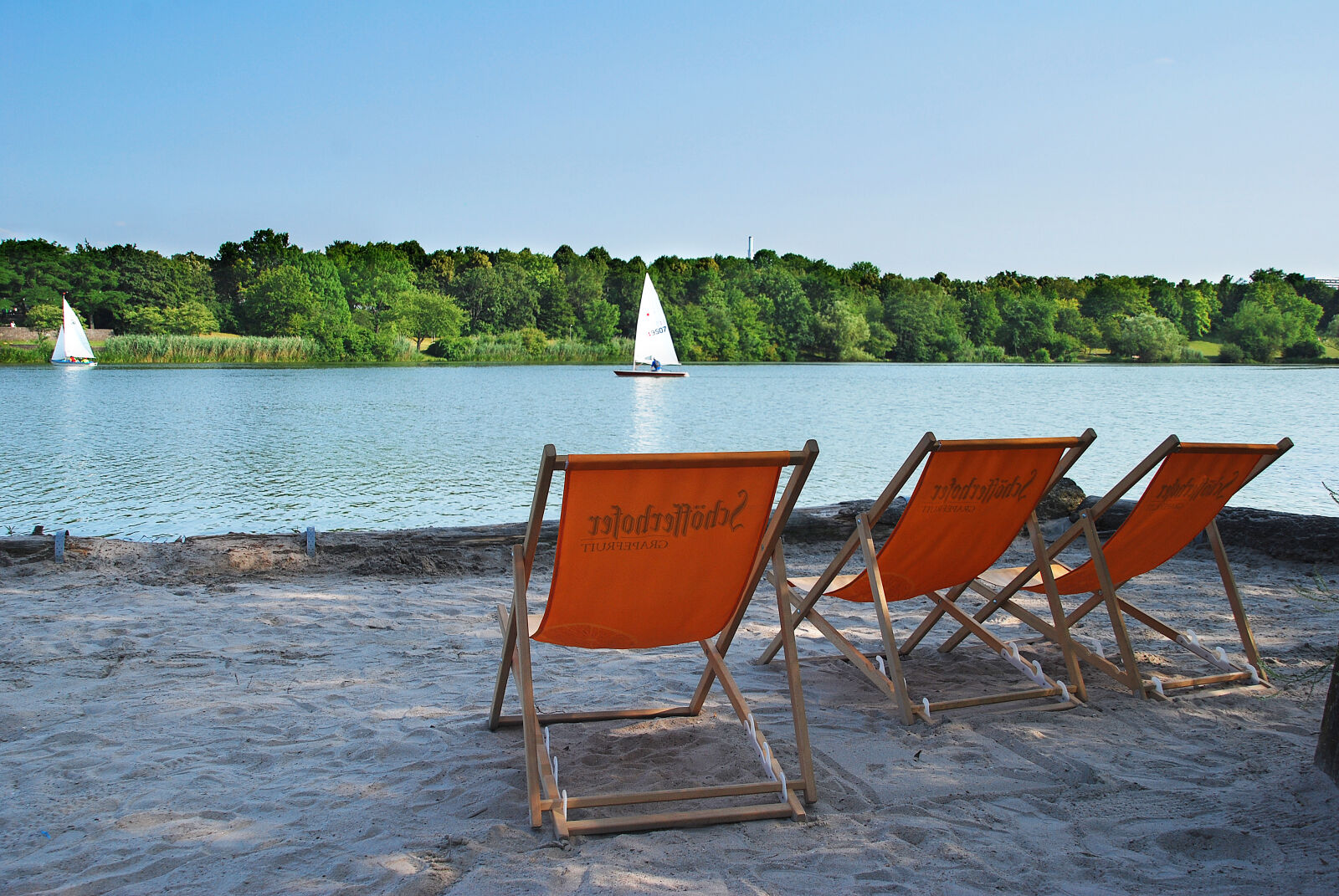 Nikon D40X sample photo. Deckchairs, lake, theme, summer photography