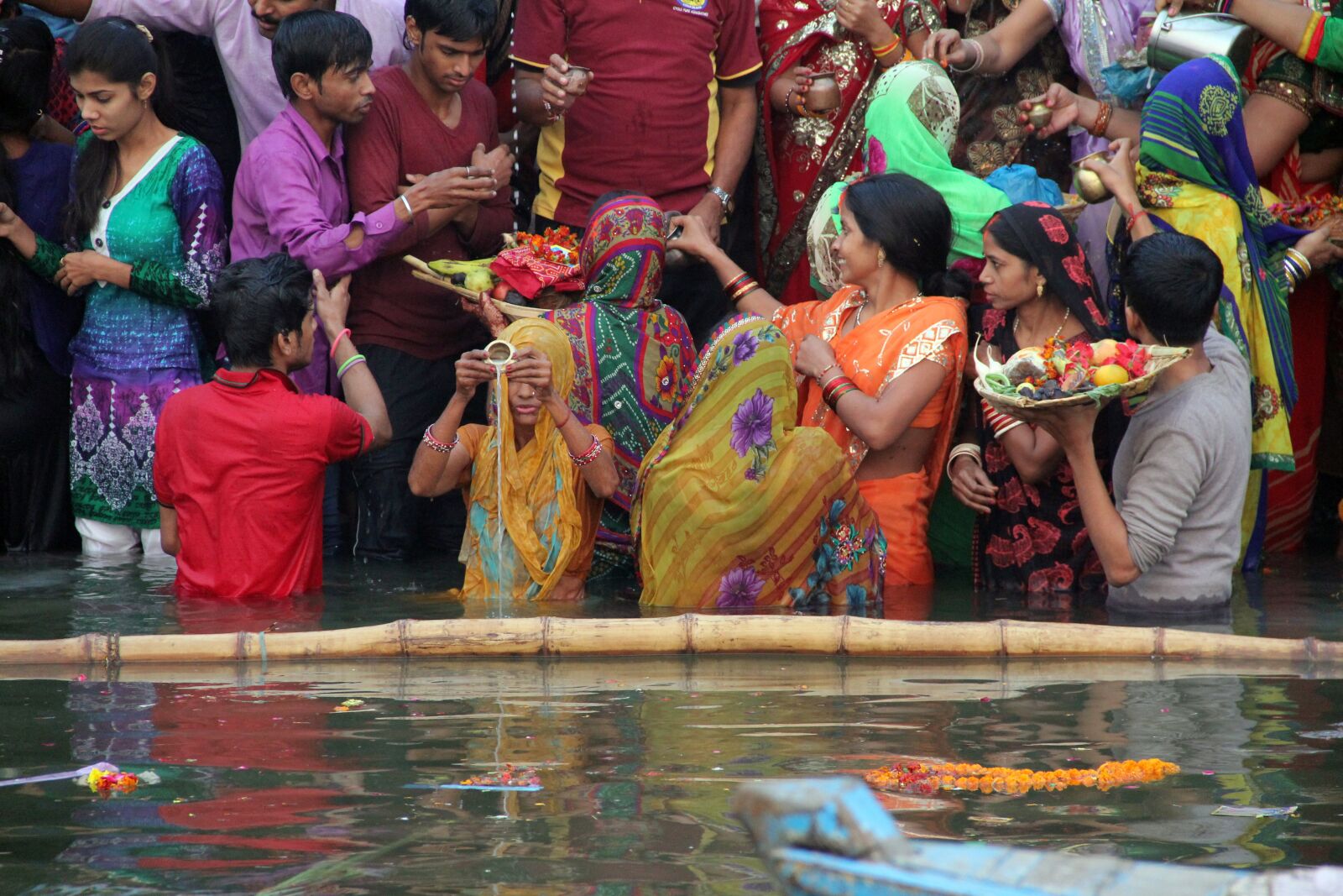 Canon EOS 60D sample photo. People, religion, market photography