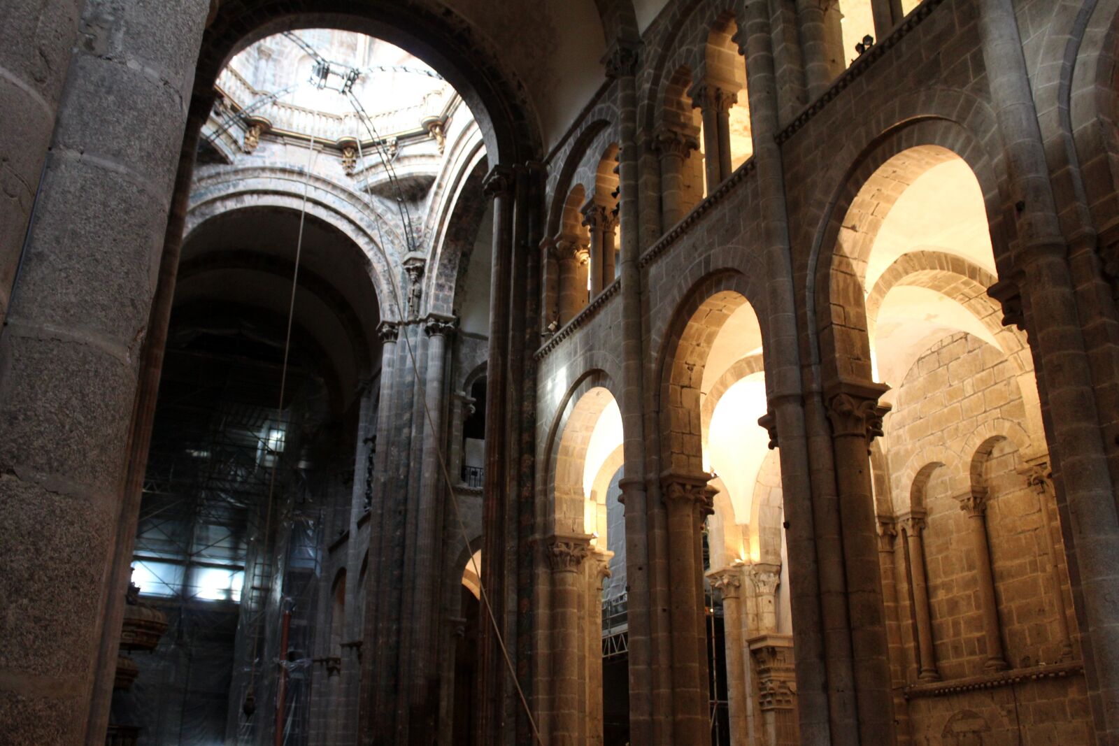 Canon EOS 1200D (EOS Rebel T5 / EOS Kiss X70 / EOS Hi) sample photo. Church, santiago of compostela photography