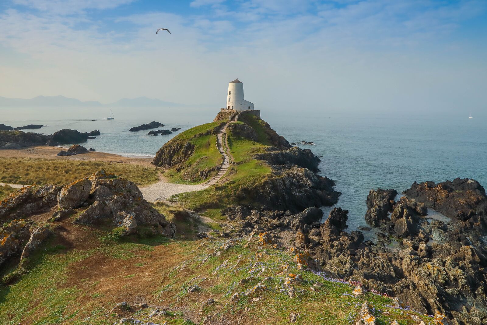 Canon EOS 5D Mark IV sample photo. Lighthouse, coast, sea photography