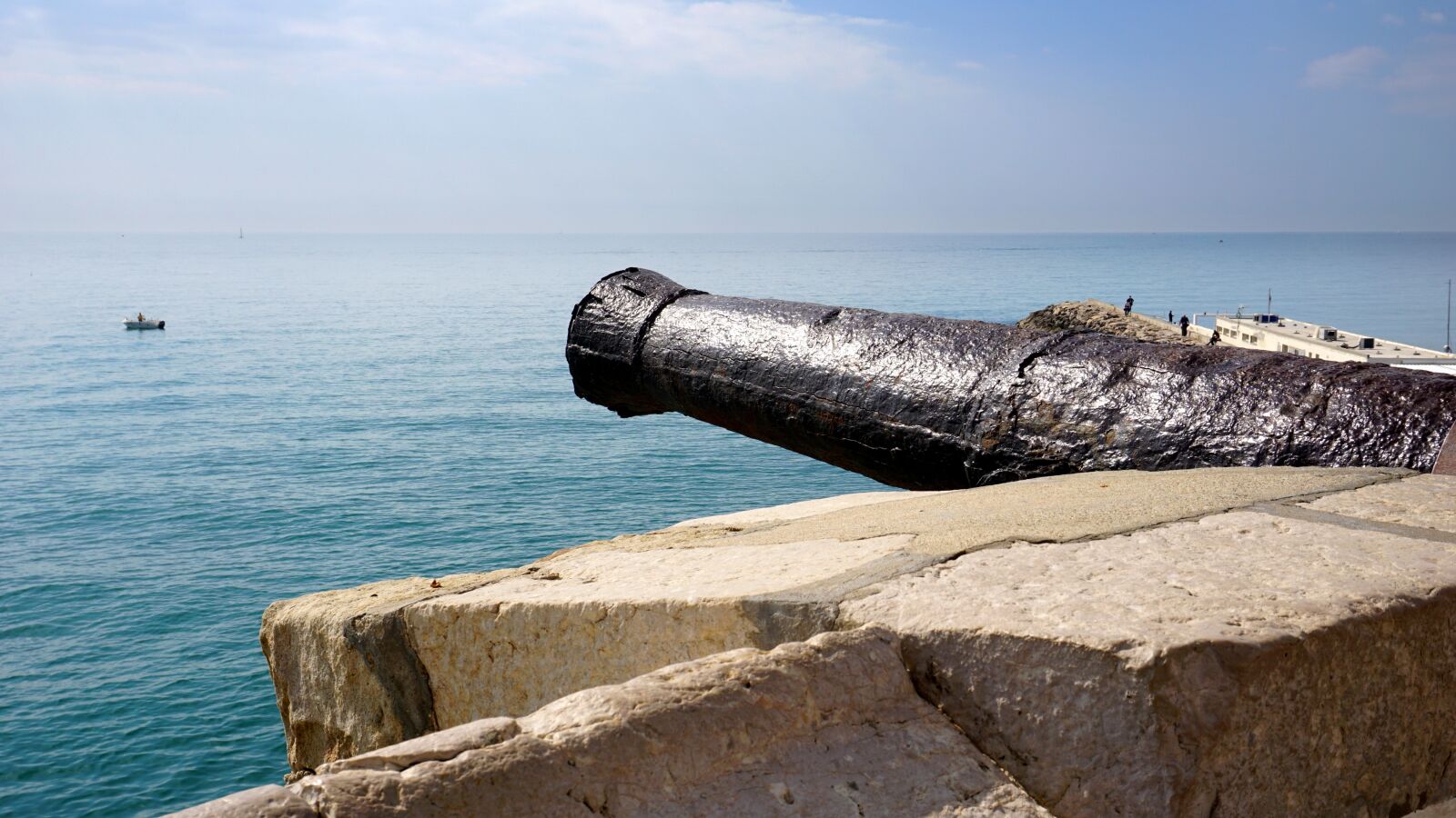 Sony a6000 sample photo. Canon, medieval, weapon photography