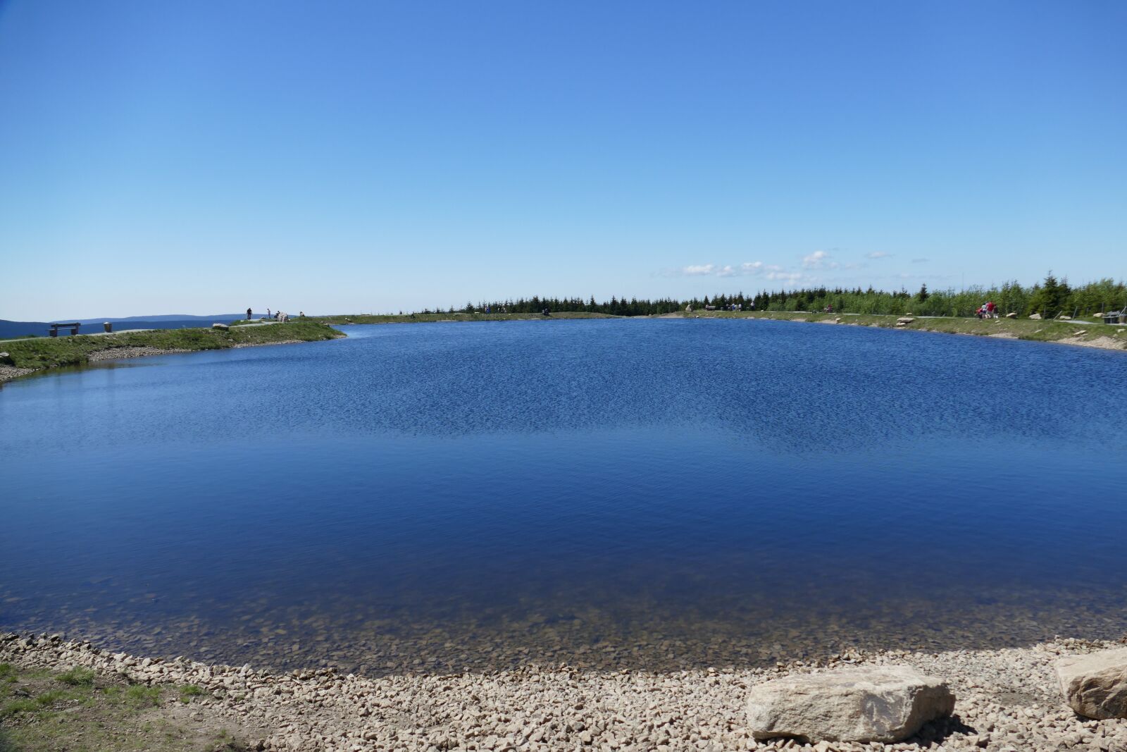 Panasonic Lumix DMC-FZ1000 sample photo. Plateau, lake, pond photography