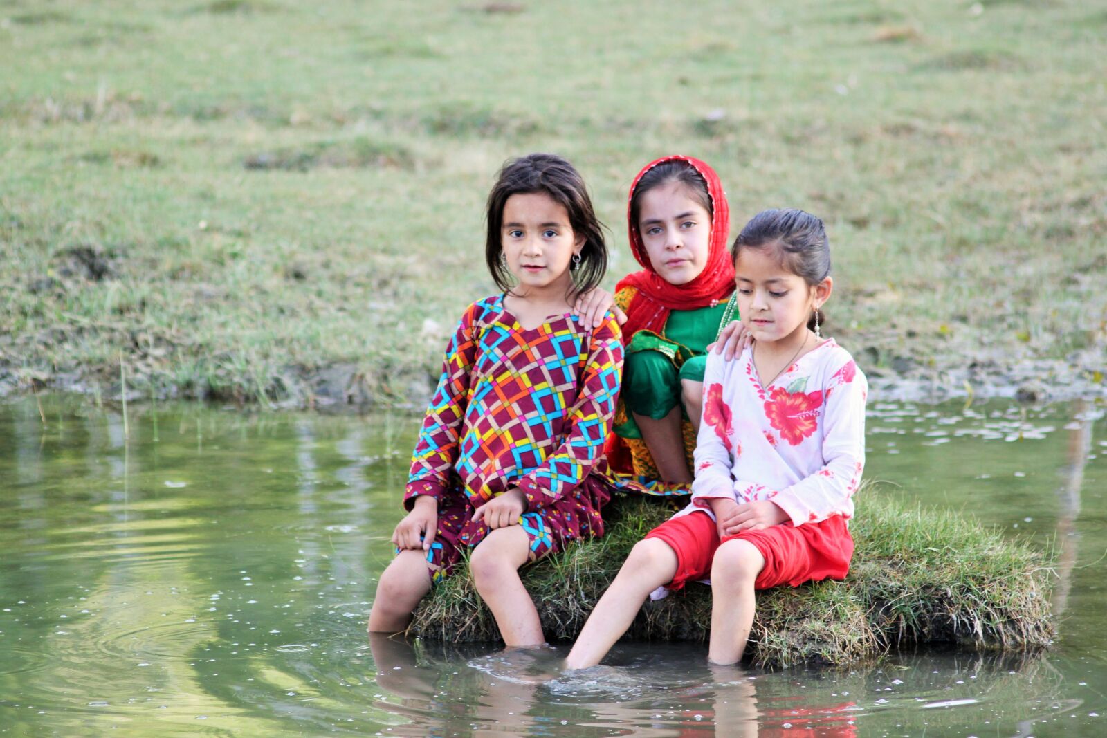 Canon EOS 500D (EOS Rebel T1i / EOS Kiss X3) sample photo. Kids, water, playing photography