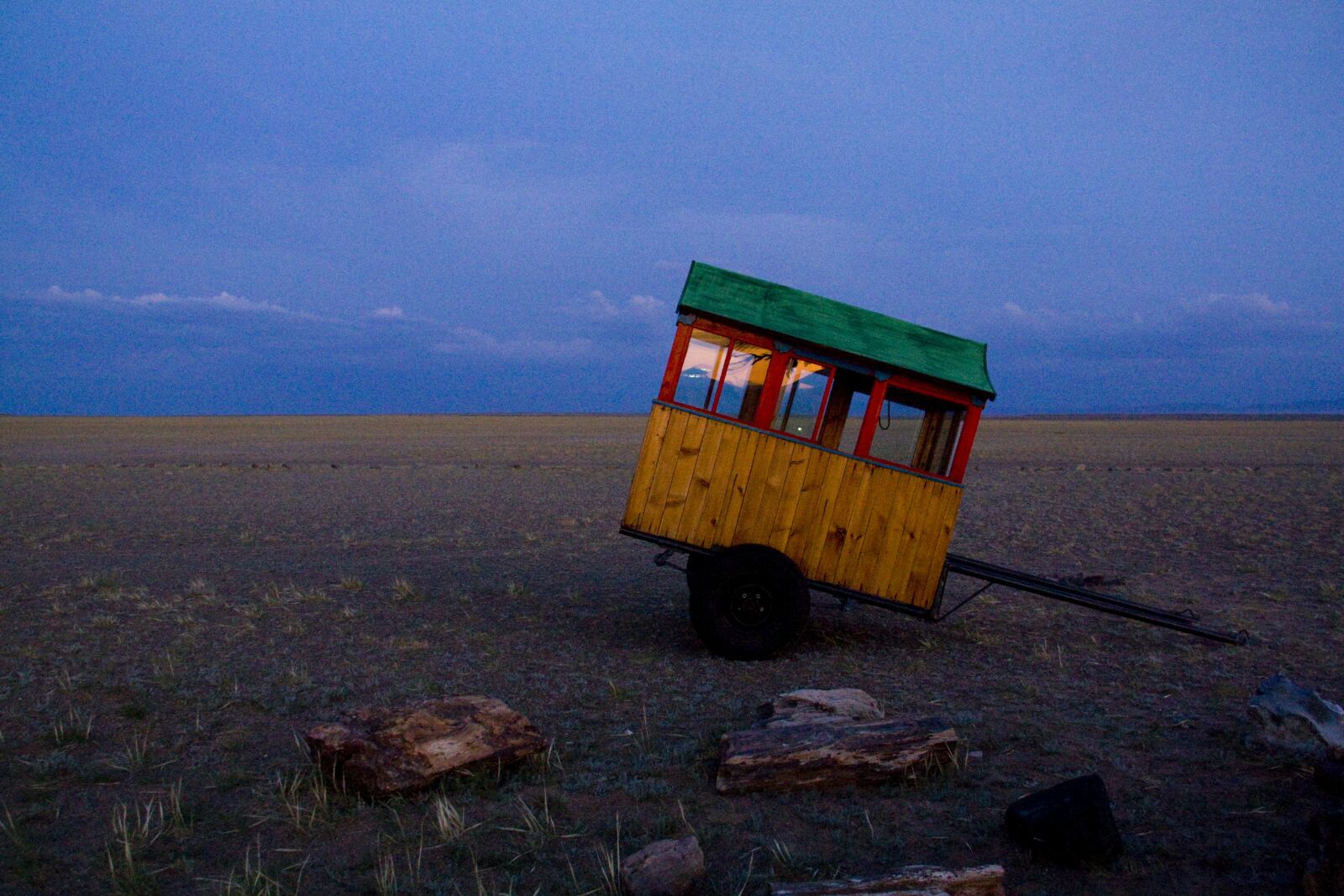 Canon EOS 450D (EOS Rebel XSi / EOS Kiss X2) sample photo. Sunset, caravan, trailer photography