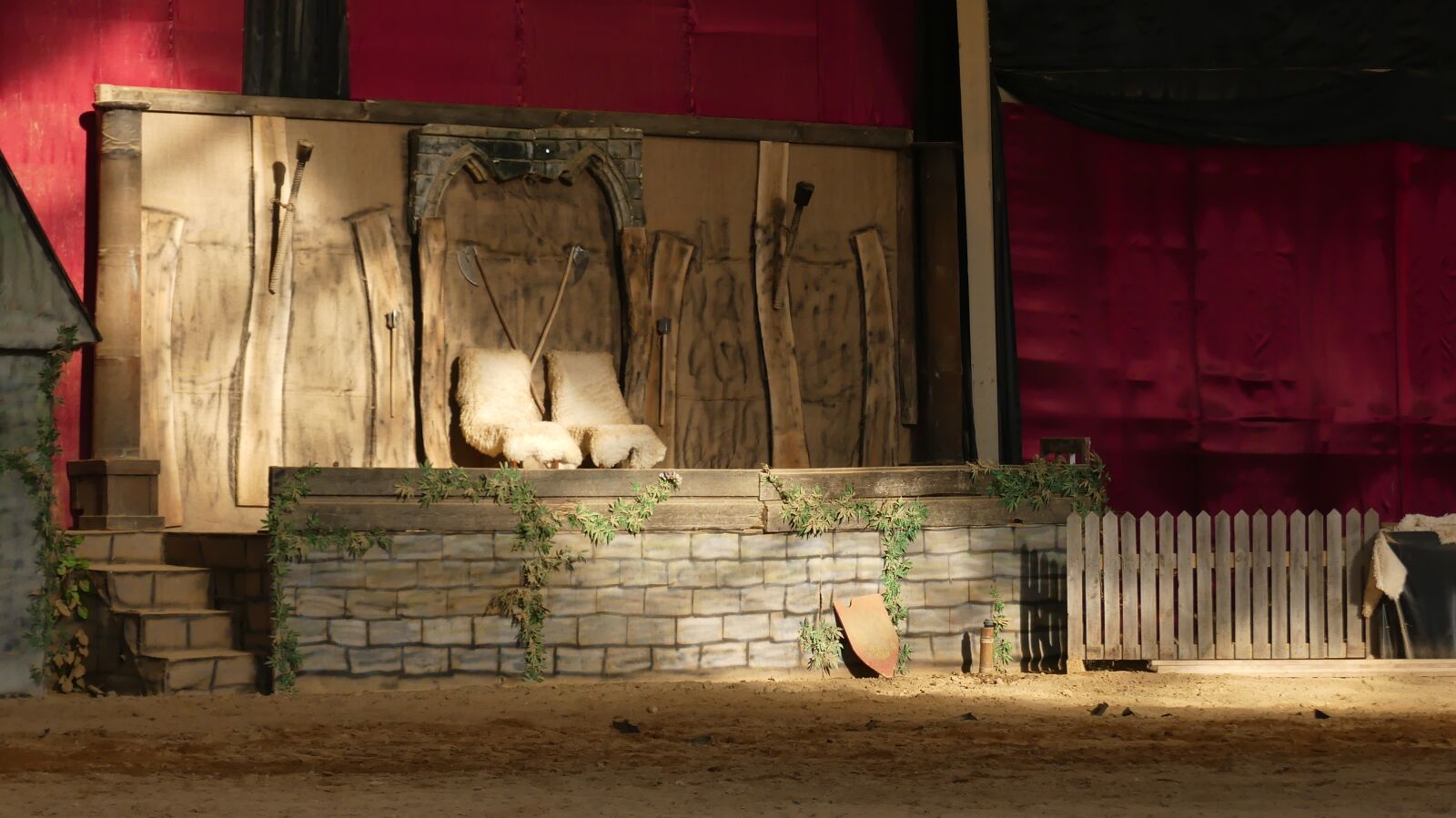 Panasonic Lumix DMC-FZ300 sample photo. Knight, old, scenery photography