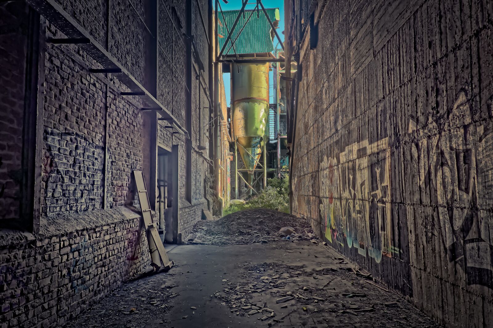 Olympus OM-D E-M10 sample photo. Lost places, rooms, abandoned photography
