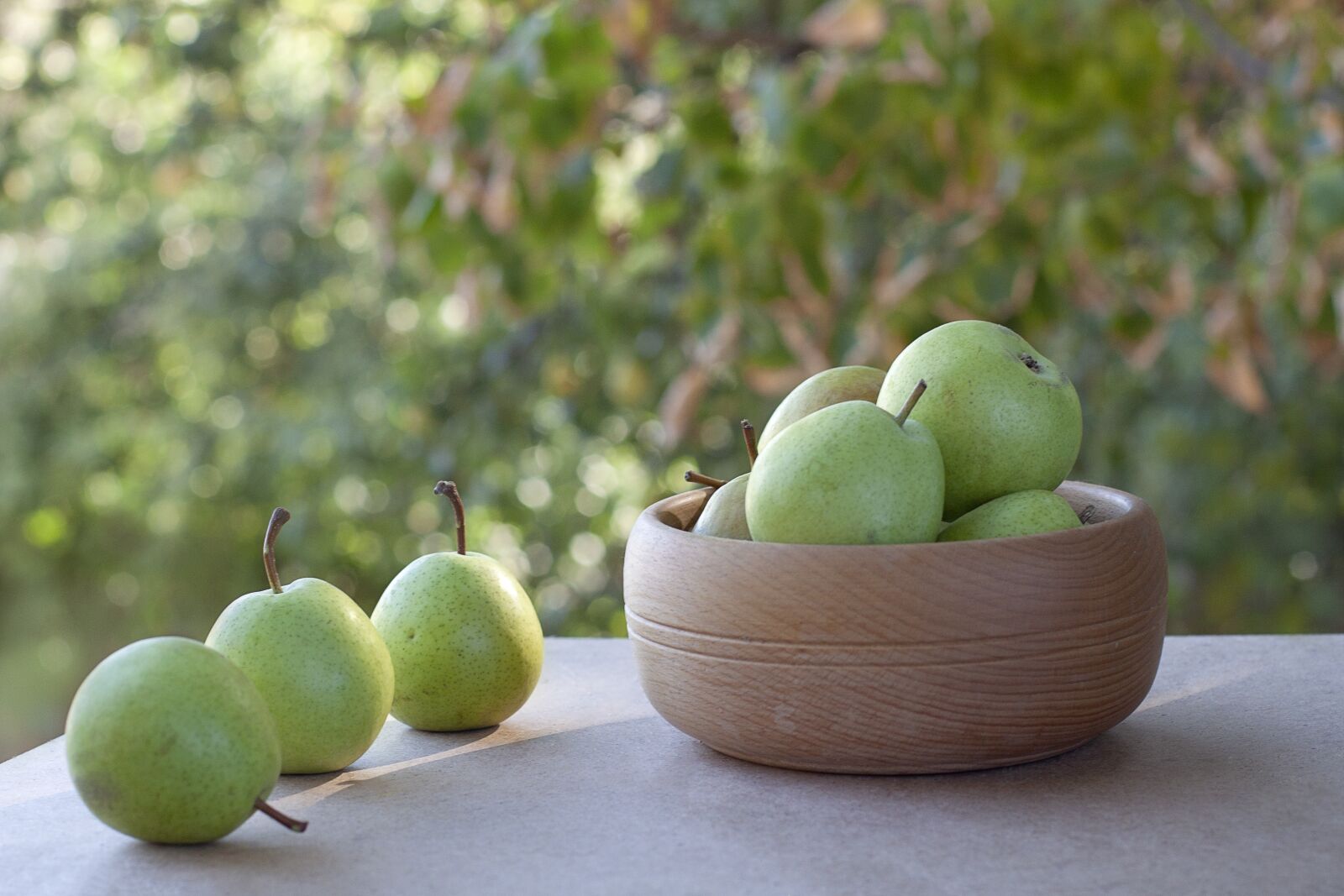 Canon EOS 50D + Canon EF 50mm F1.4 USM sample photo. Still life, pears, vitamins photography