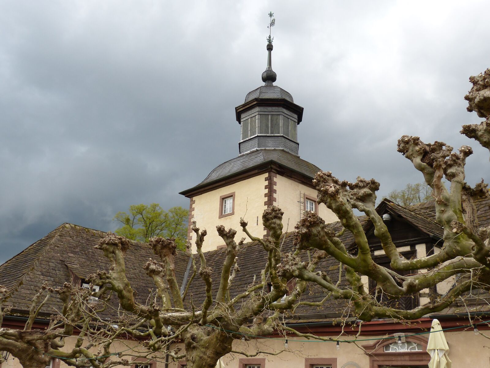 Panasonic Lumix DMC-FZ150 sample photo. Corvey, monastery, historically photography