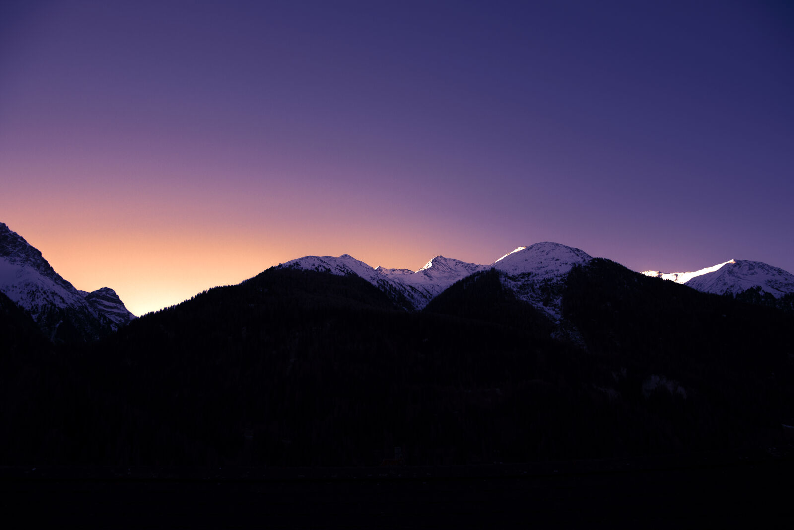 Nikon D7200 sample photo. Dusk, light, and, shadow photography