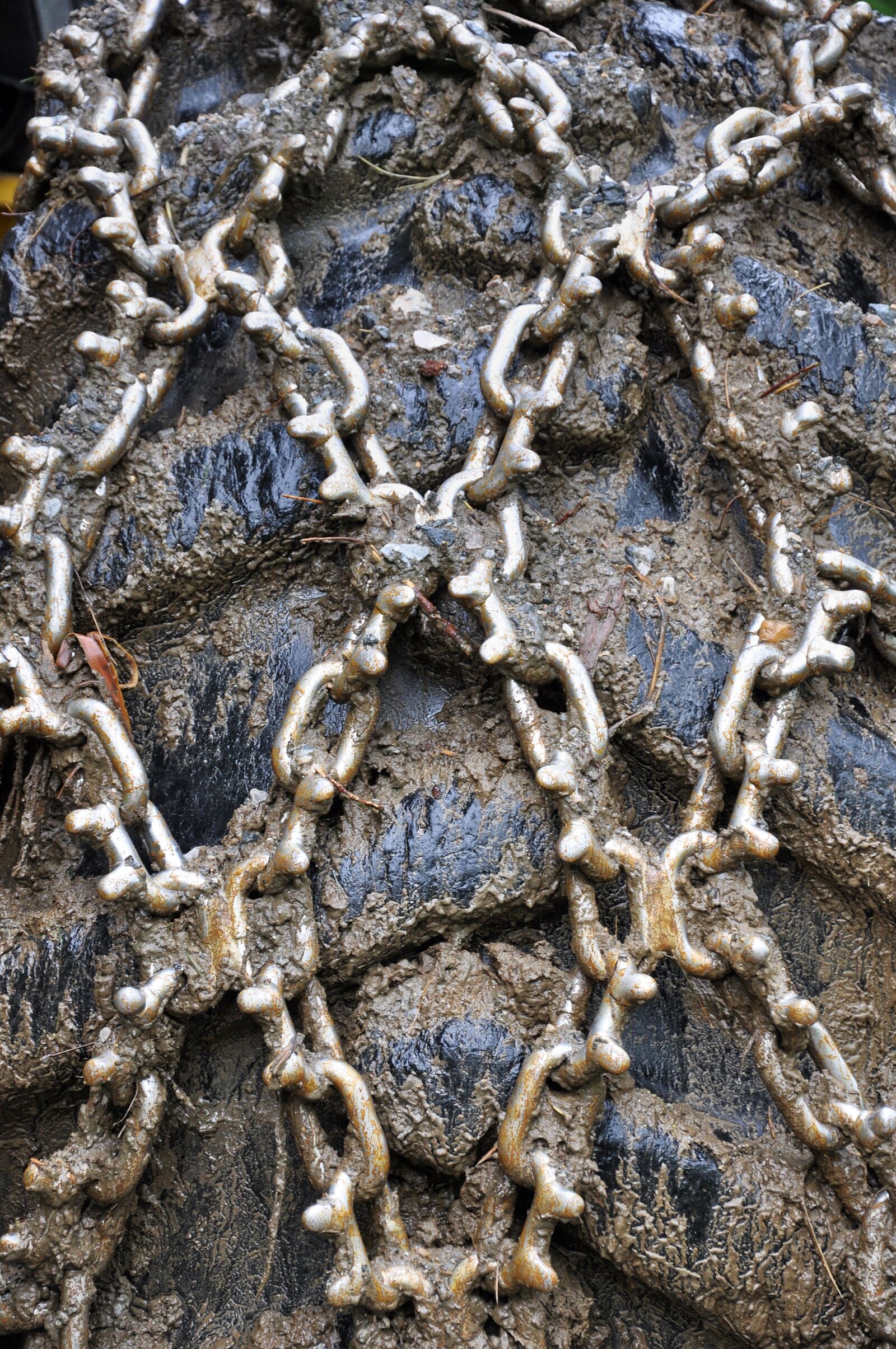 Nikon D90 sample photo. Tire, chains, wheel photography