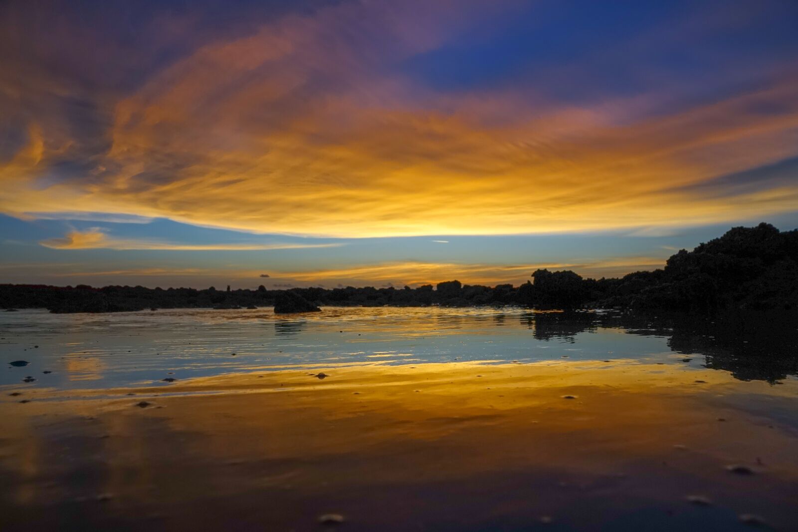 Sony Cyber-shot DSC-RX10 III sample photo. Sky, sunset, darwin photography