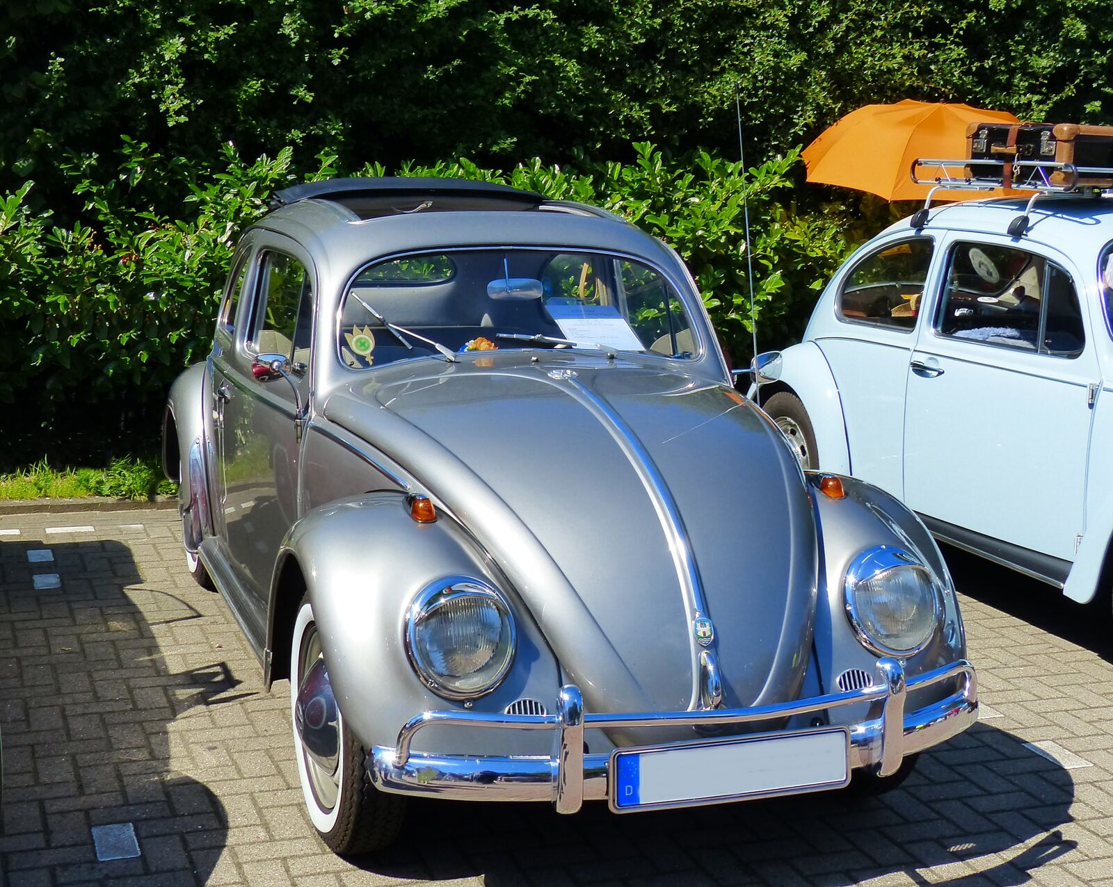 Panasonic Lumix DMC-FZ200 sample photo. Oldtimer, old cars, vw photography