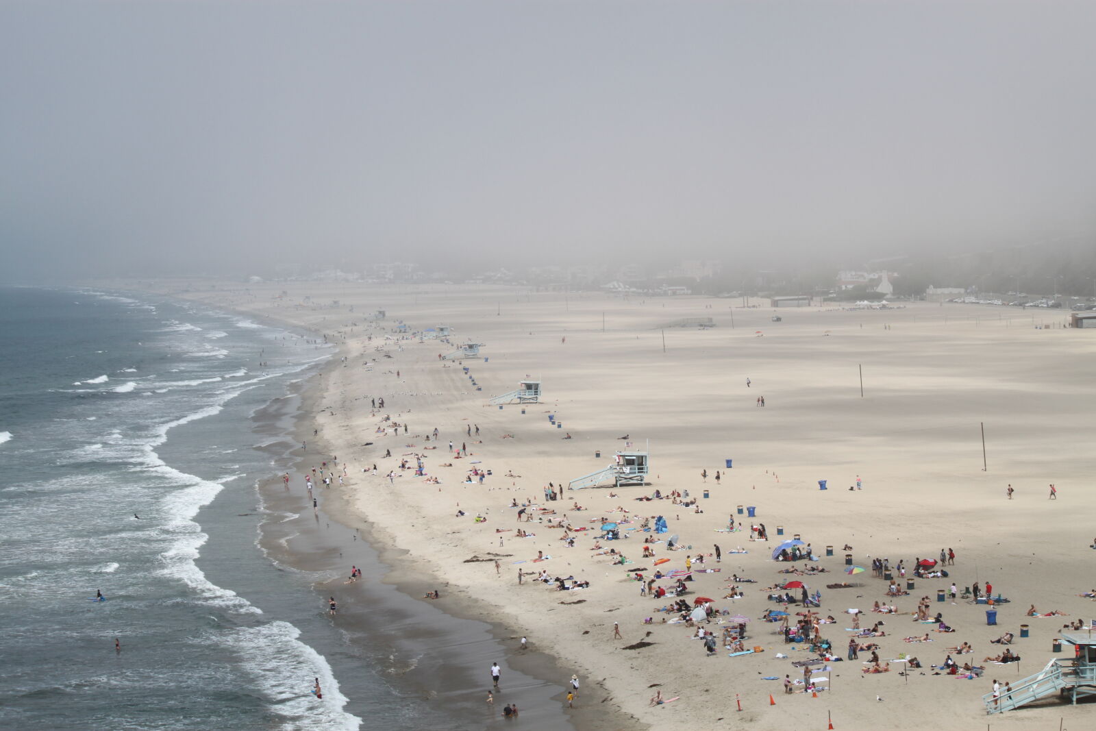 Canon EOS 500D (EOS Rebel T1i / EOS Kiss X3) sample photo. Beach, foggy, santa, monica photography