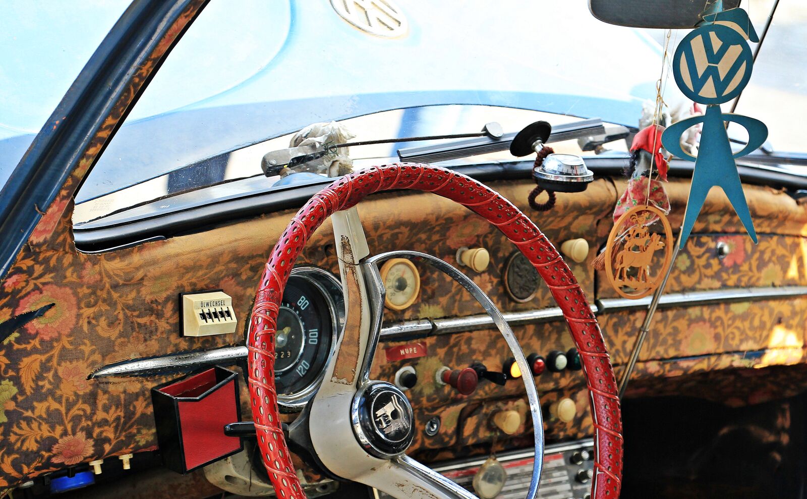 Canon EOS 550D (EOS Rebel T2i / EOS Kiss X4) sample photo. Vw beetle, beetle, oldtimer photography
