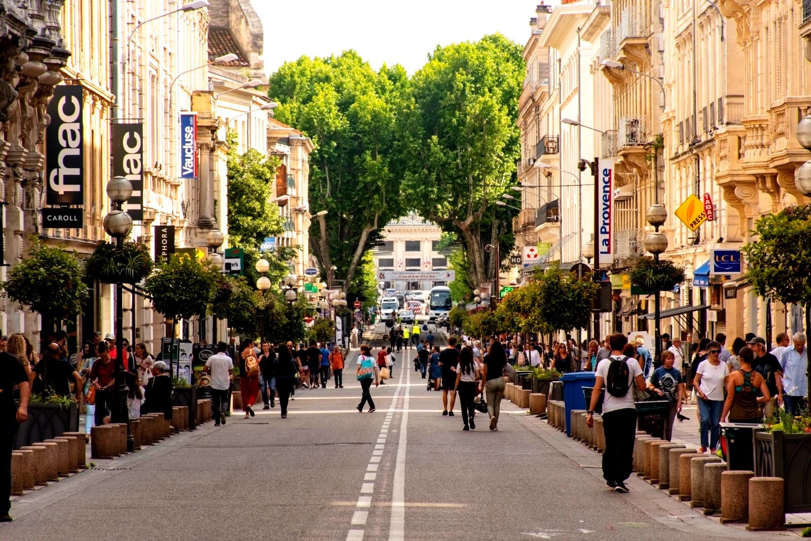 Nikon D5600 sample photo. Avignon, city, crowded street photography