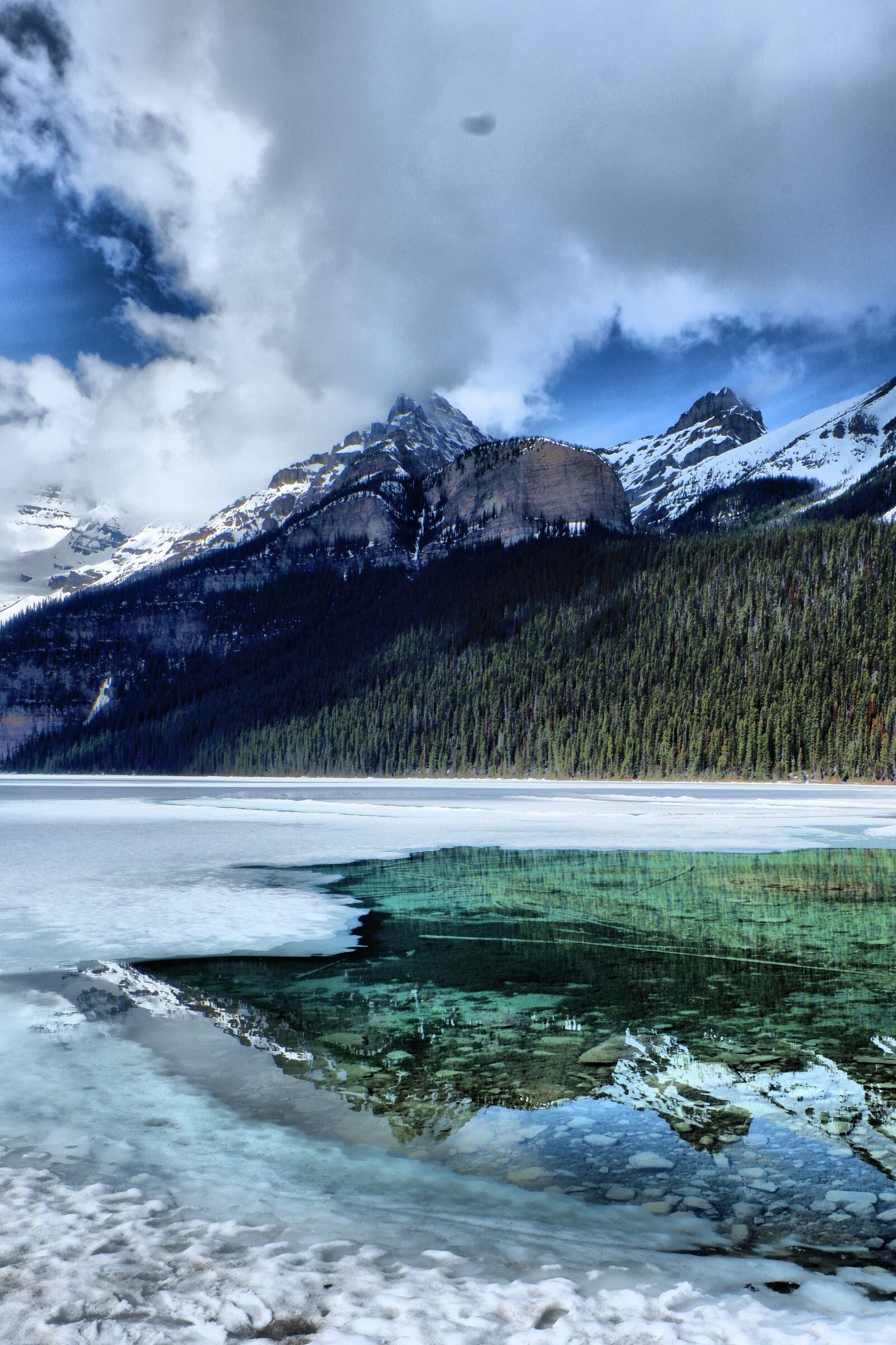 Fujifilm X-A3 + Fujifilm XC 16-50mm F3.5-5.6 OIS II sample photo. Lake louise, ice, winter photography