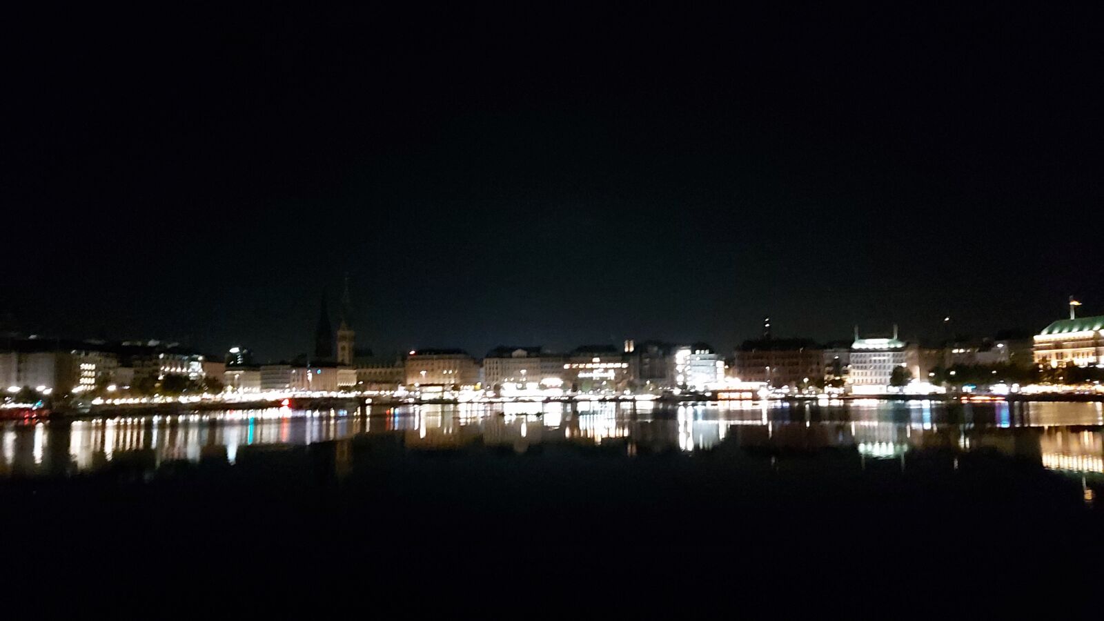 Samsung Galaxy A70 sample photo. City, urban, street photography