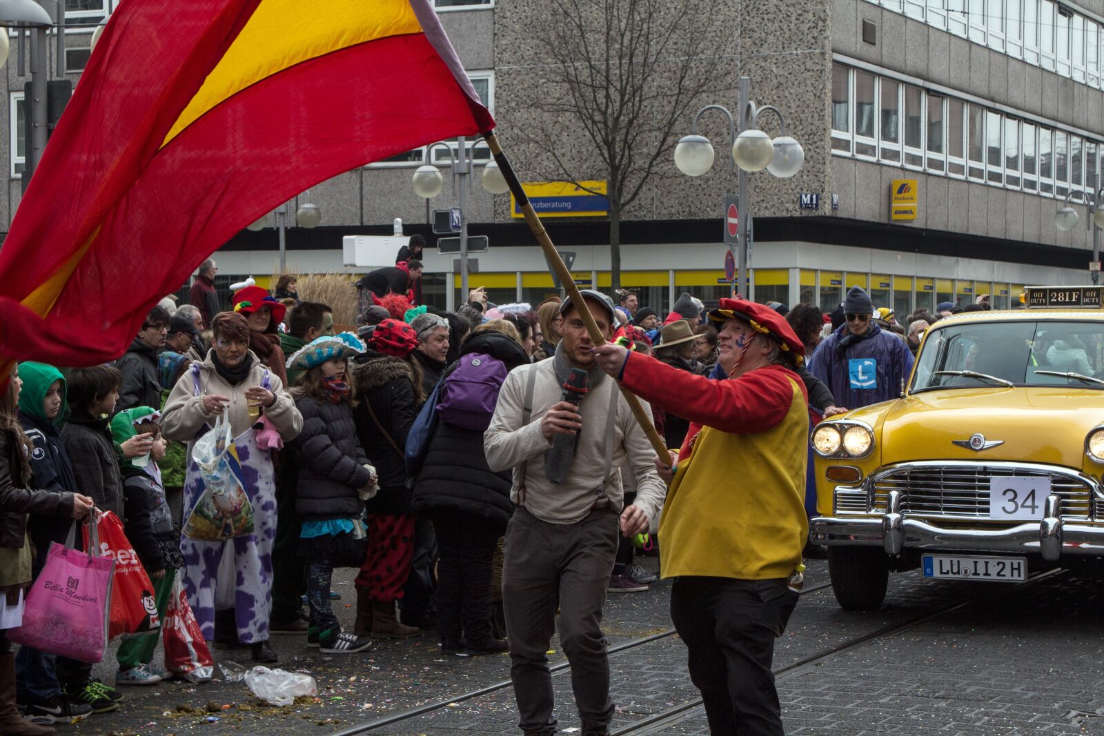 Canon EOS 600D (Rebel EOS T3i / EOS Kiss X5) sample photo. Carnival, move, street carnival photography