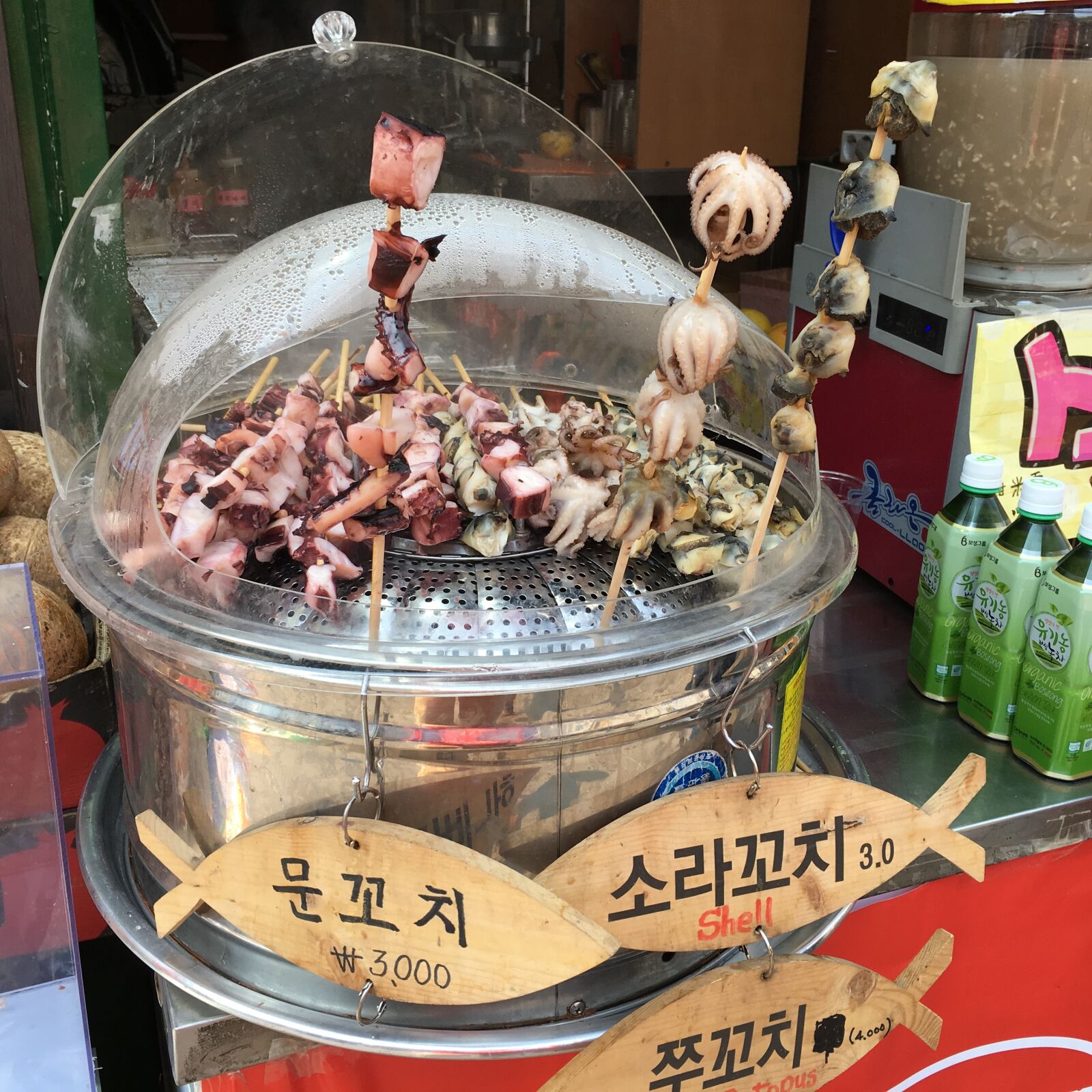 Apple iPhone 6s sample photo. Korea, baby octopus, street photography