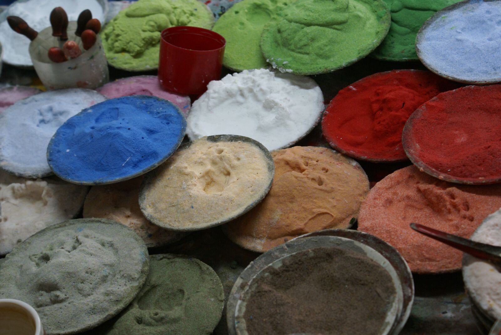 Sony Alpha DSLR-A100 sample photo. Color, farbpulver, colorful photography
