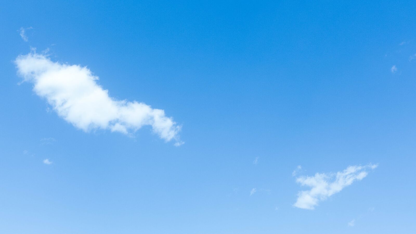 Leica D-Lux 6 sample photo. Blue sky, white cloud photography