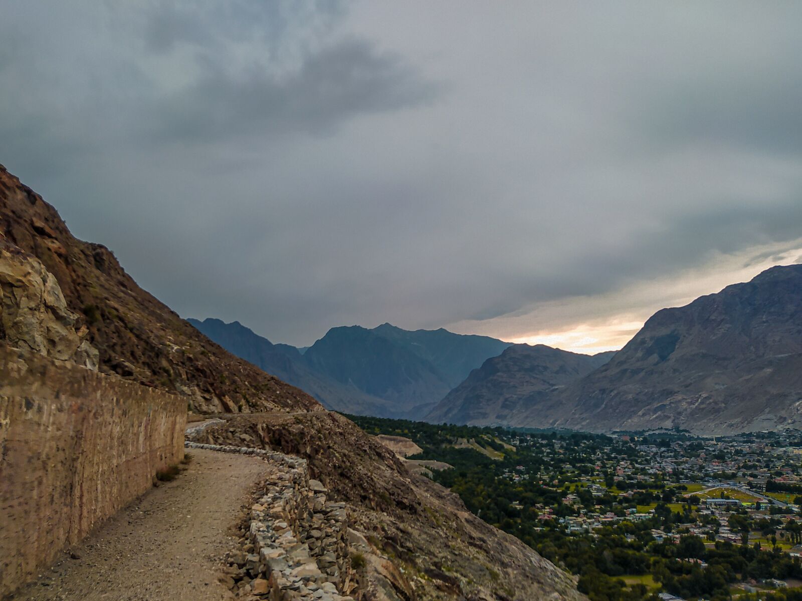 Xiaomi Redmi Note 8 sample photo. Clouds, outdoor, road photography