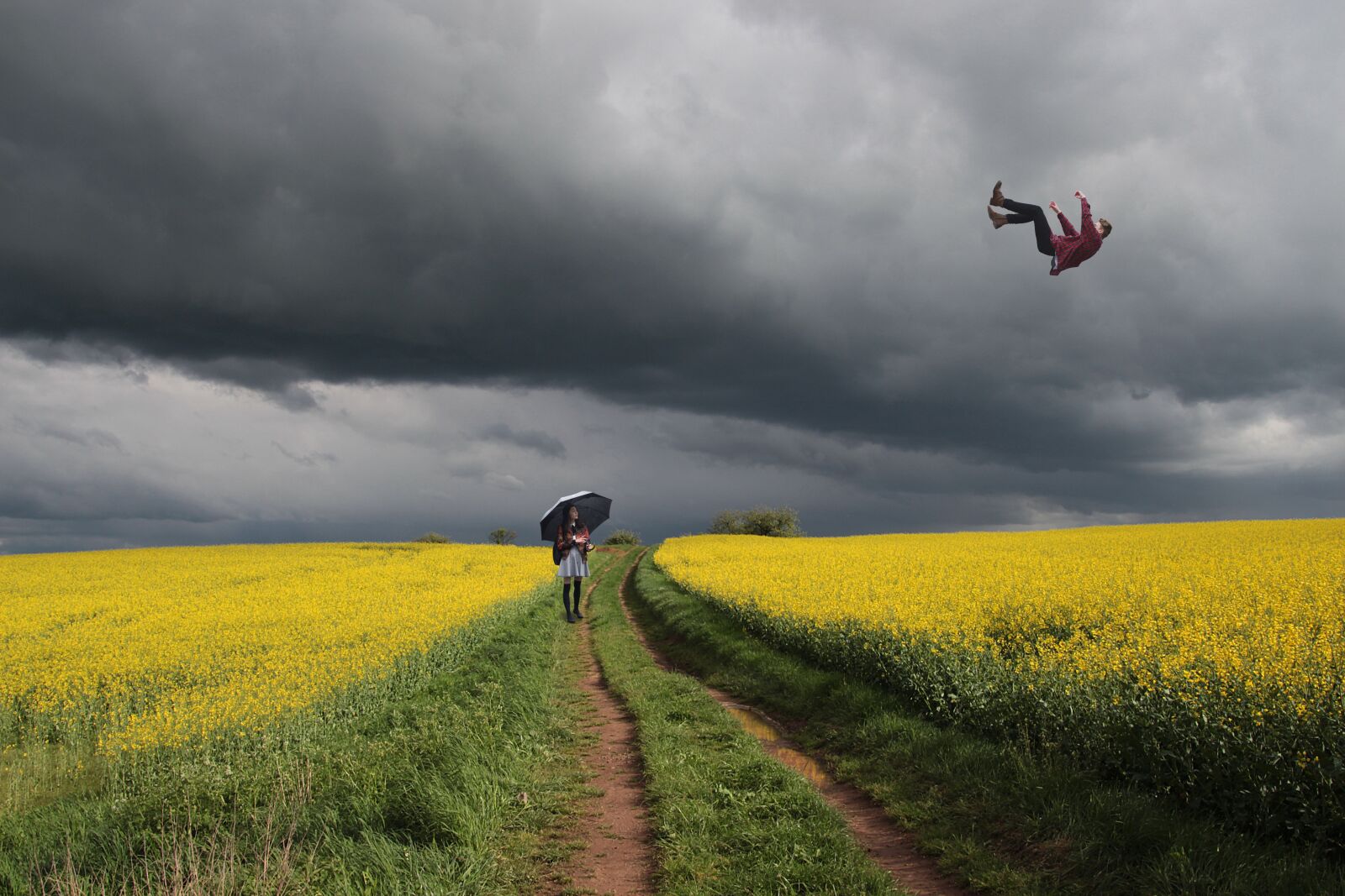 Canon EOS 700D (EOS Rebel T5i / EOS Kiss X7i) sample photo. Man, umbrella, pathway photography