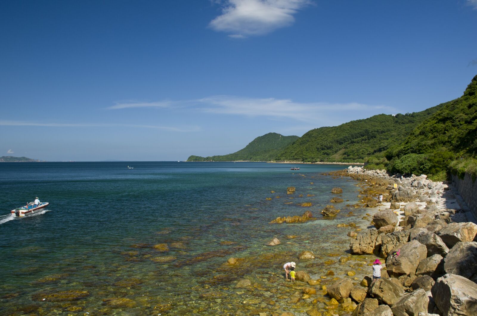 Nikon D7000 sample photo. White cloud, the sea photography
