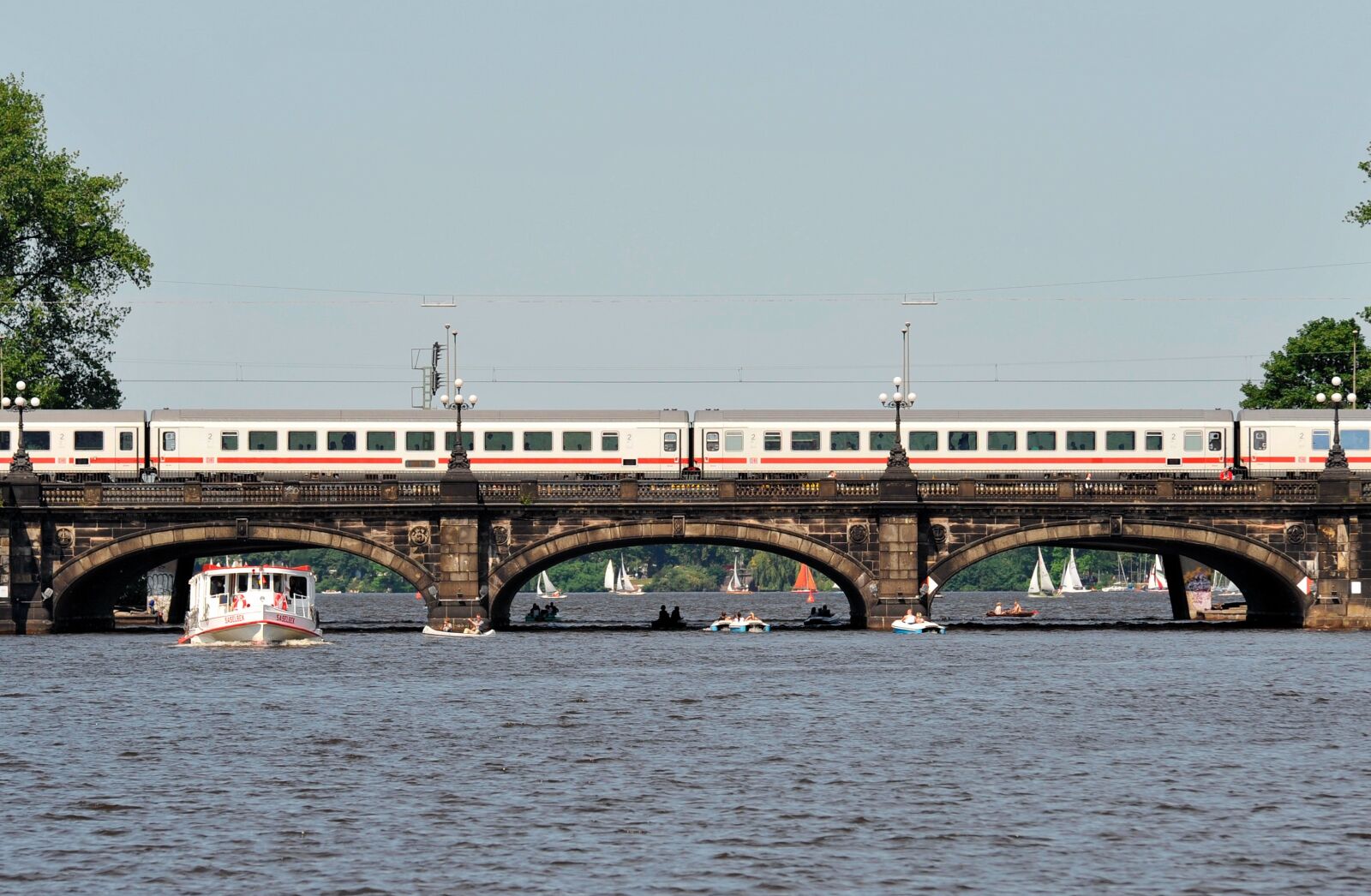 Nikon D700 sample photo. Hamburg, binnenalster, train photography